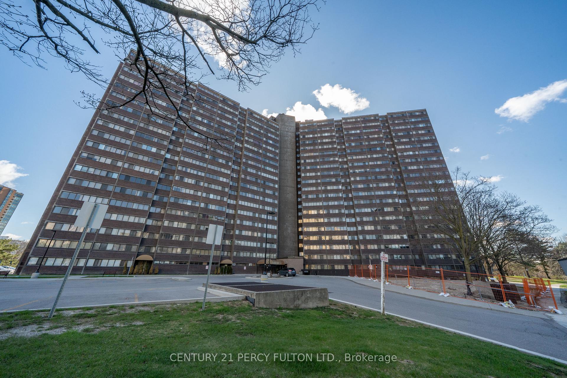 11 Wincott Drive PH 12, Toronto W09 — photo 2 of 5