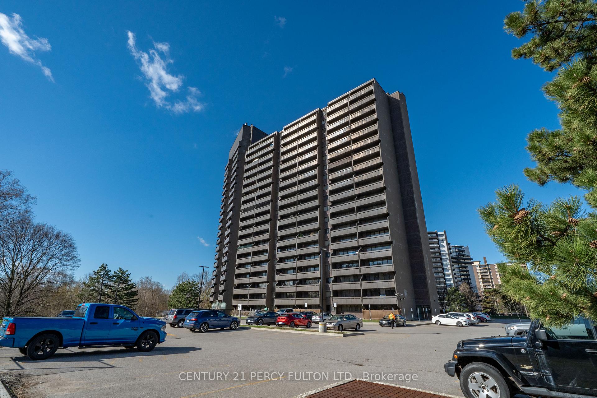 11 Wincott Drive PH 12, Toronto W09 — photo 3 of 5