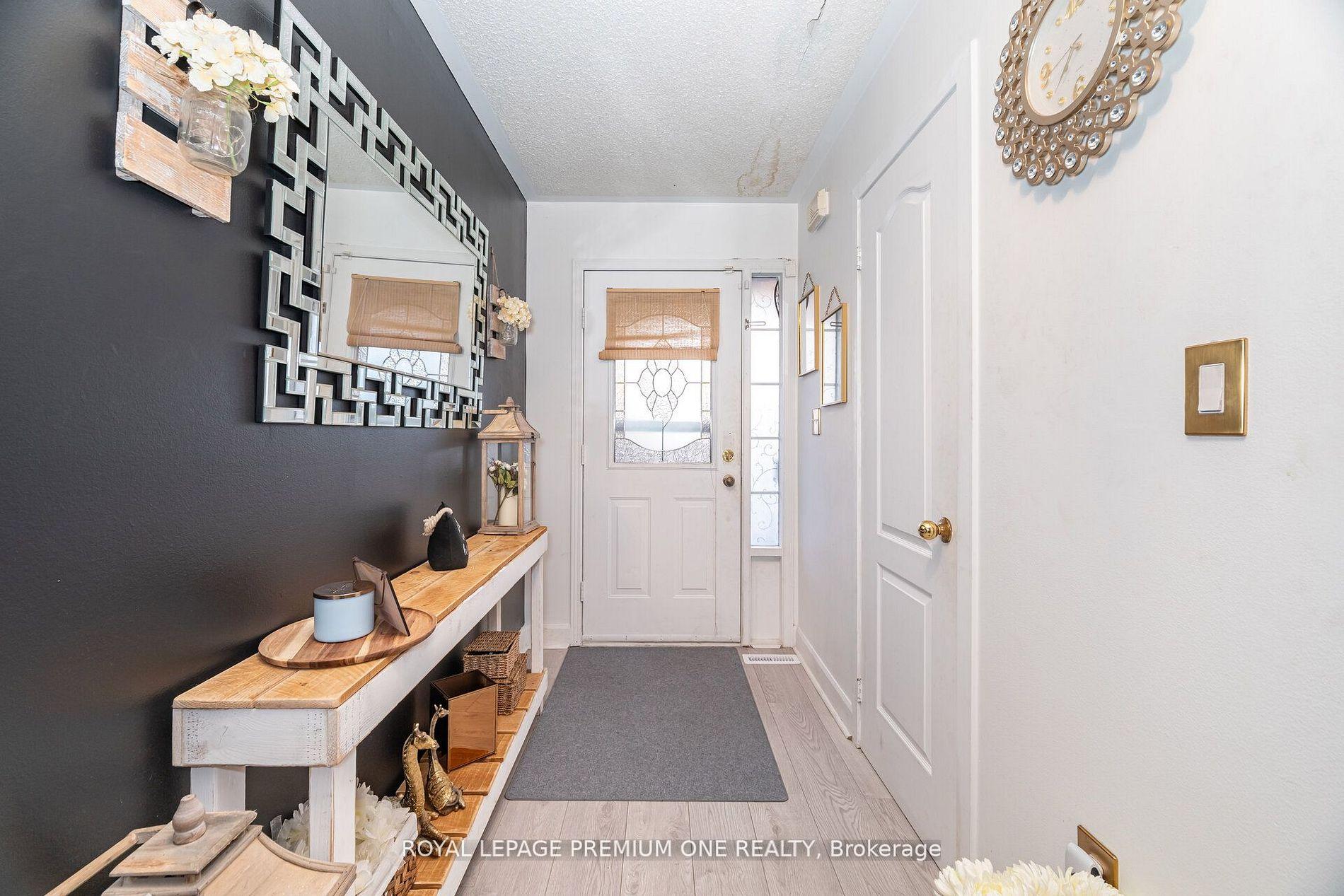 47 Triple Crown Avenue, Toronto W10 — photo 5 of 5