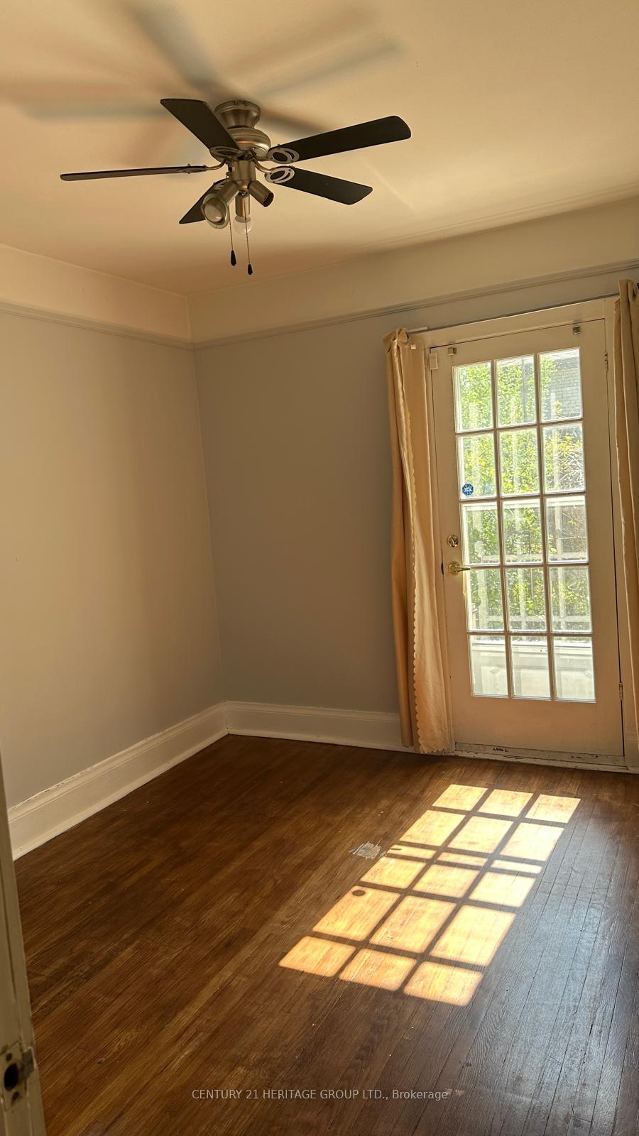 930 Scarlett Road, Toronto W09 — photo 5 of 5