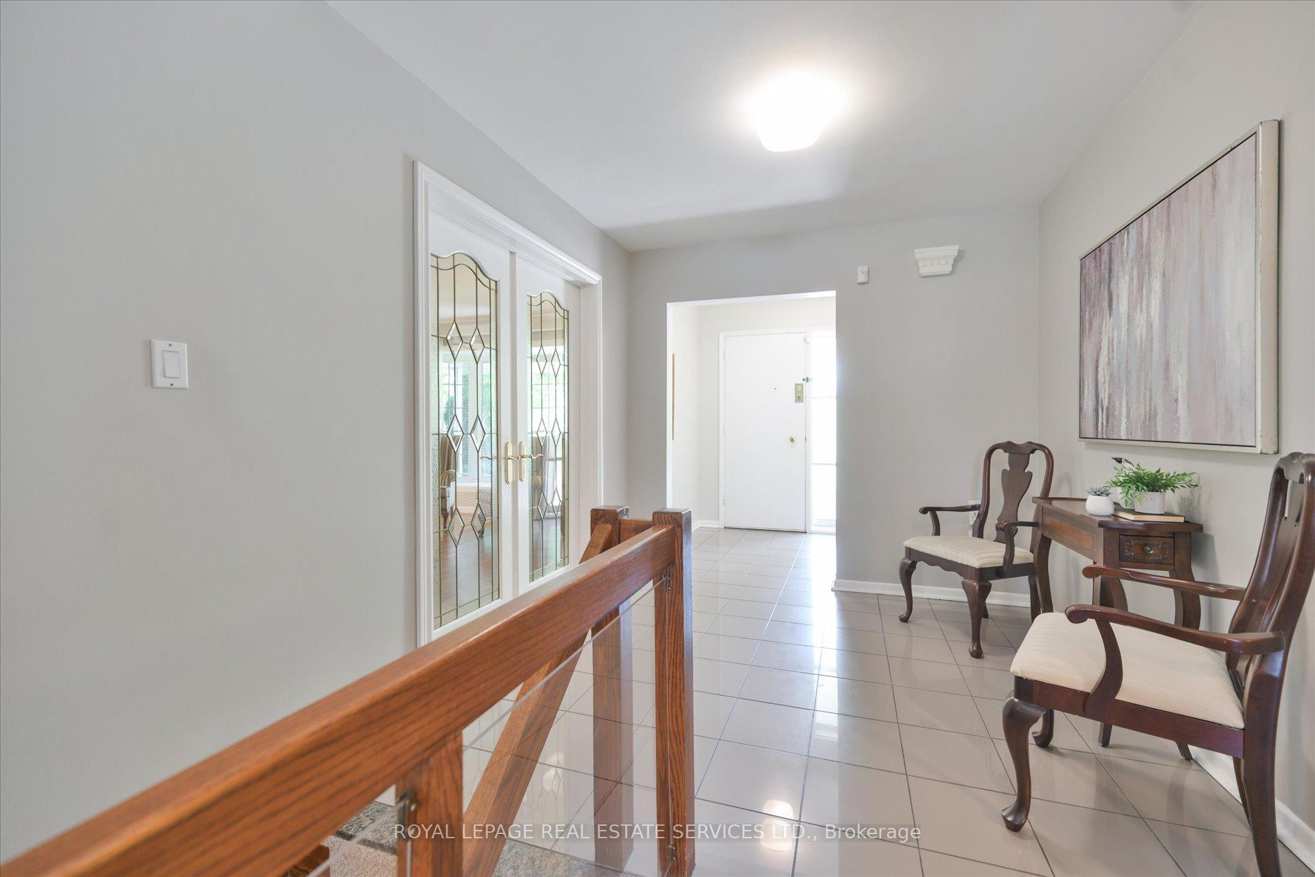 49 Pettit Drive, Toronto W09 — photo 5 of 5