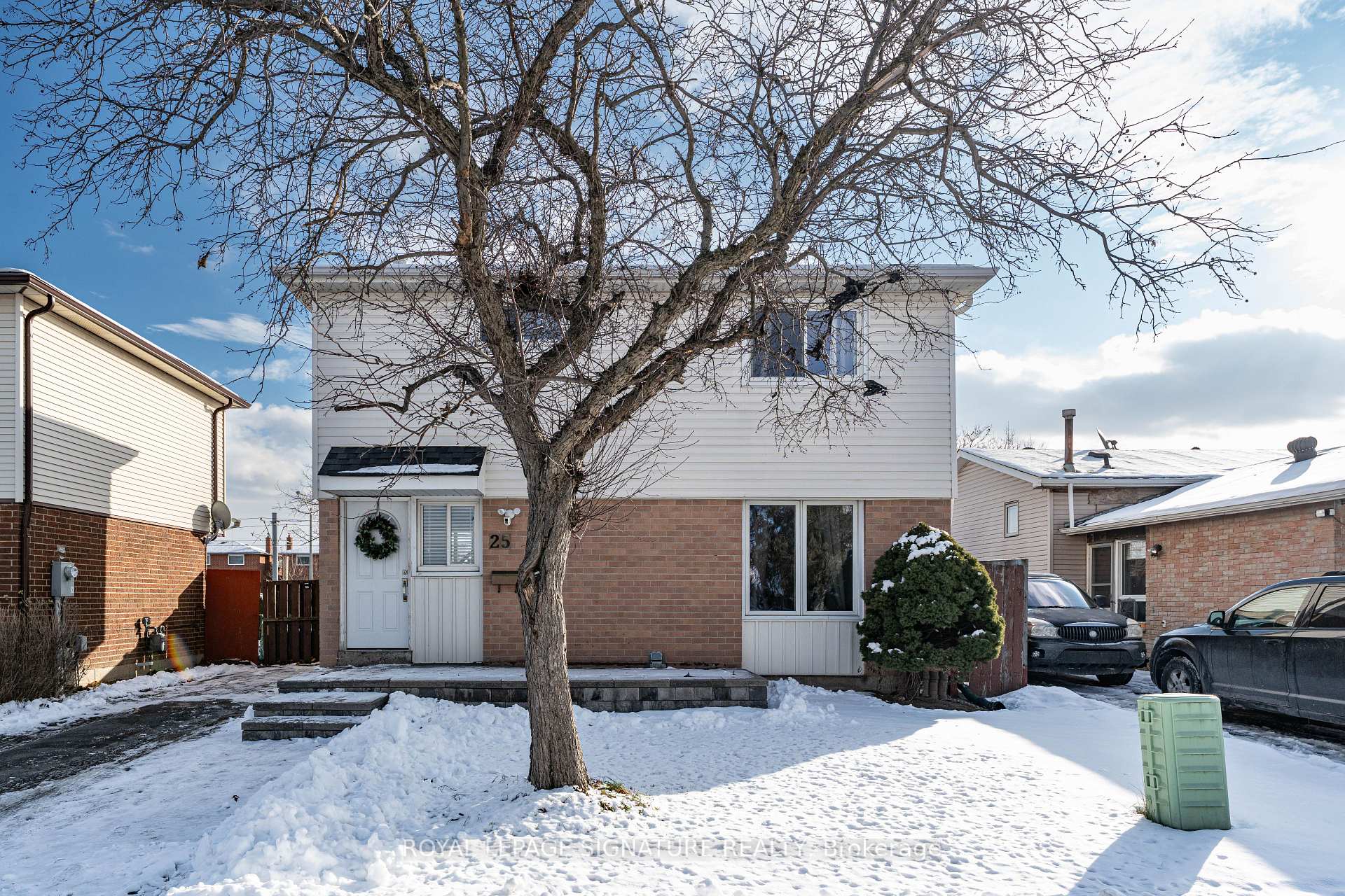 25 Hun Crescent, Toronto W10, ON M9V 4G3 — Toronto W10, Ontario