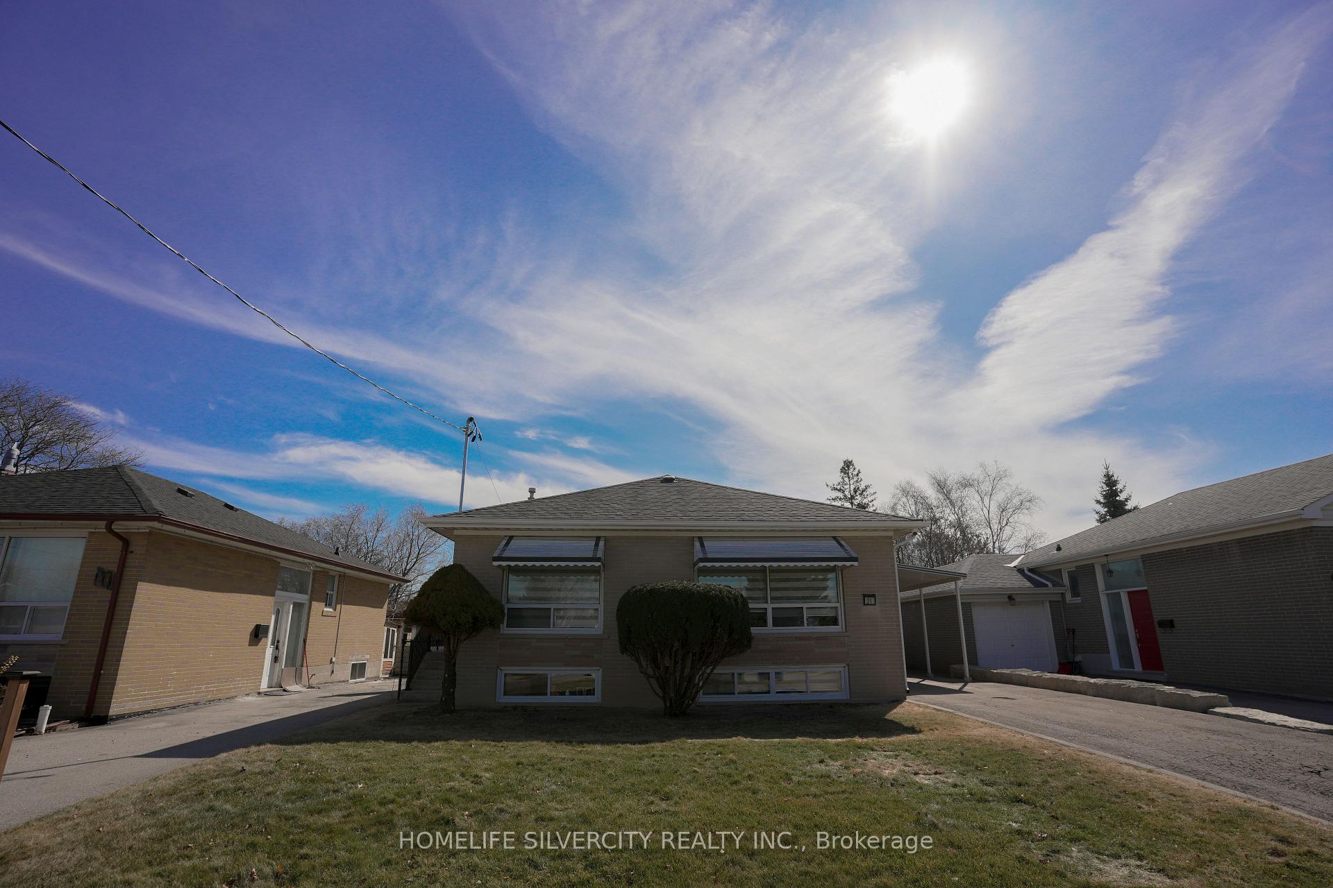 21 Billcar Road, Toronto W10 — photo 3 of 5