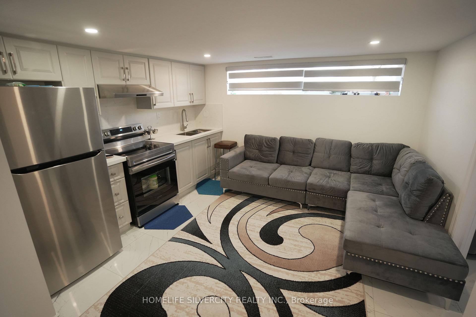 21 Billcar Road, Toronto W10 — photo 5 of 5