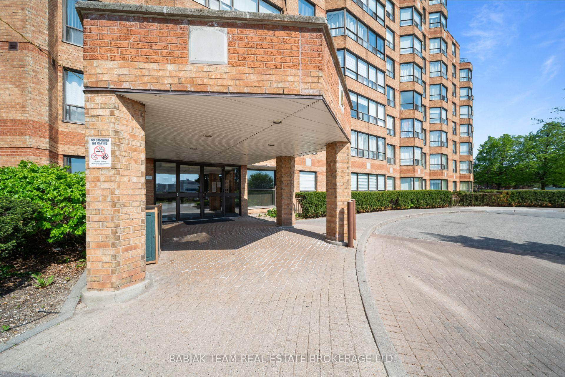 6 Humberline Drive 202, Toronto W10 — photo 2 of 5