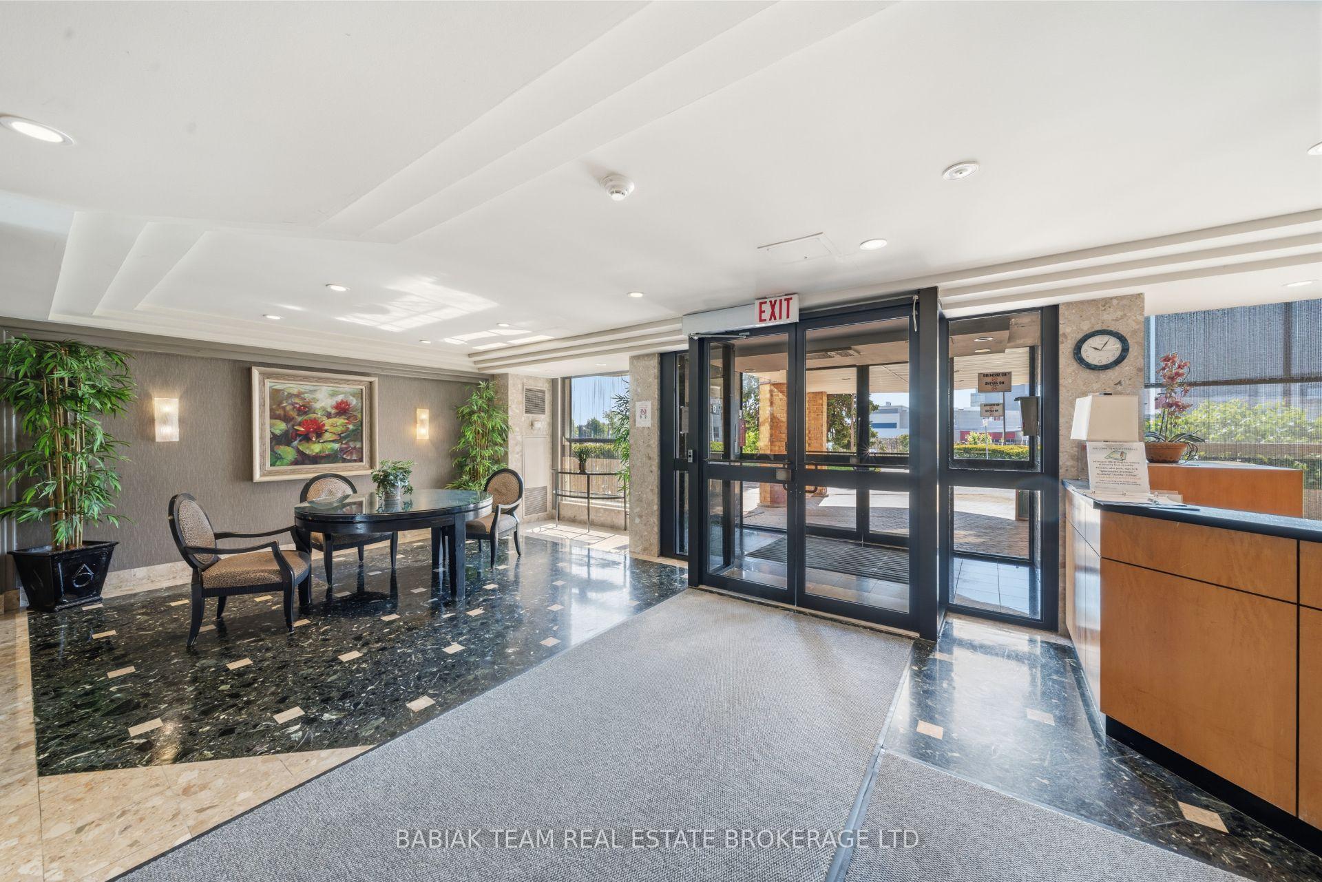 6 Humberline Drive 202, Toronto W10 — photo 3 of 5