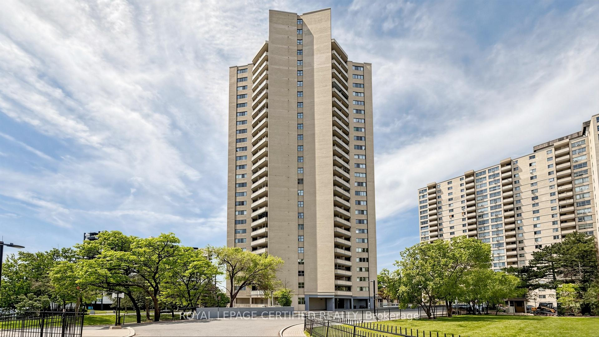 330 Dixon Road 1903, Toronto W09, ON M9R 1S9 — Toronto W09, Ontario