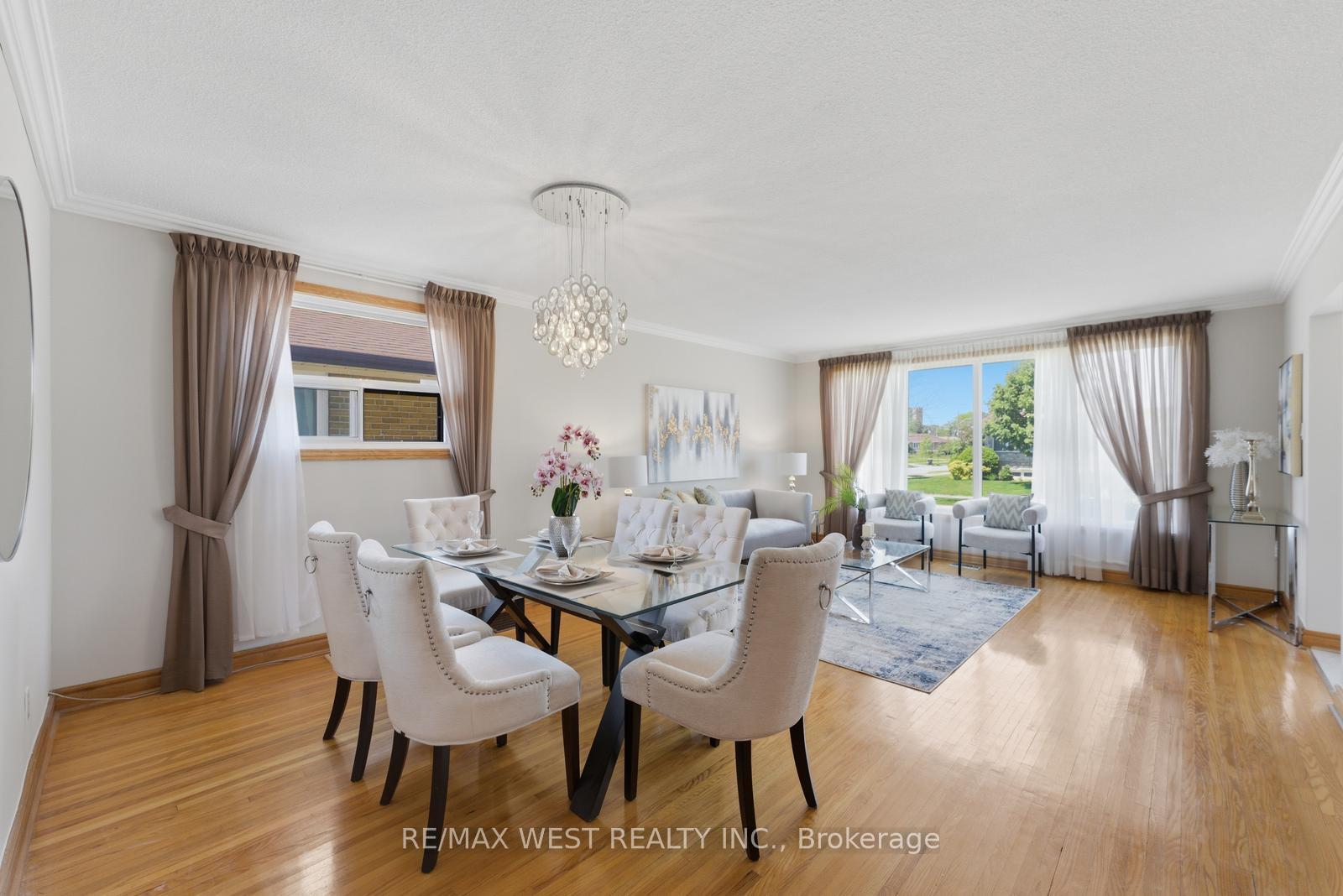 37 Beaumonde Heights Drive, Toronto W10 — photo 3 of 5