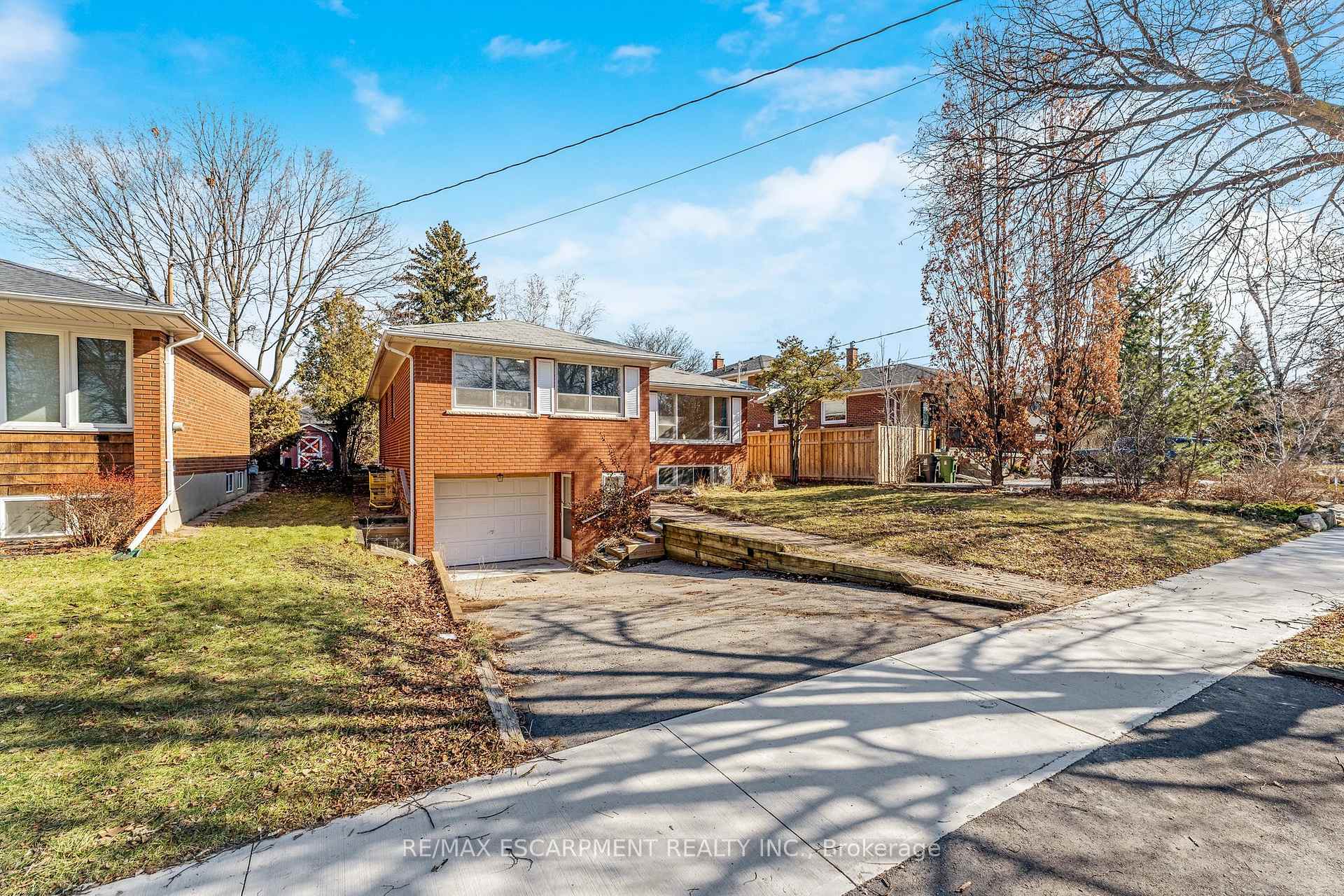 113 Poynter Drive, Toronto W09 — photo 2 of 5