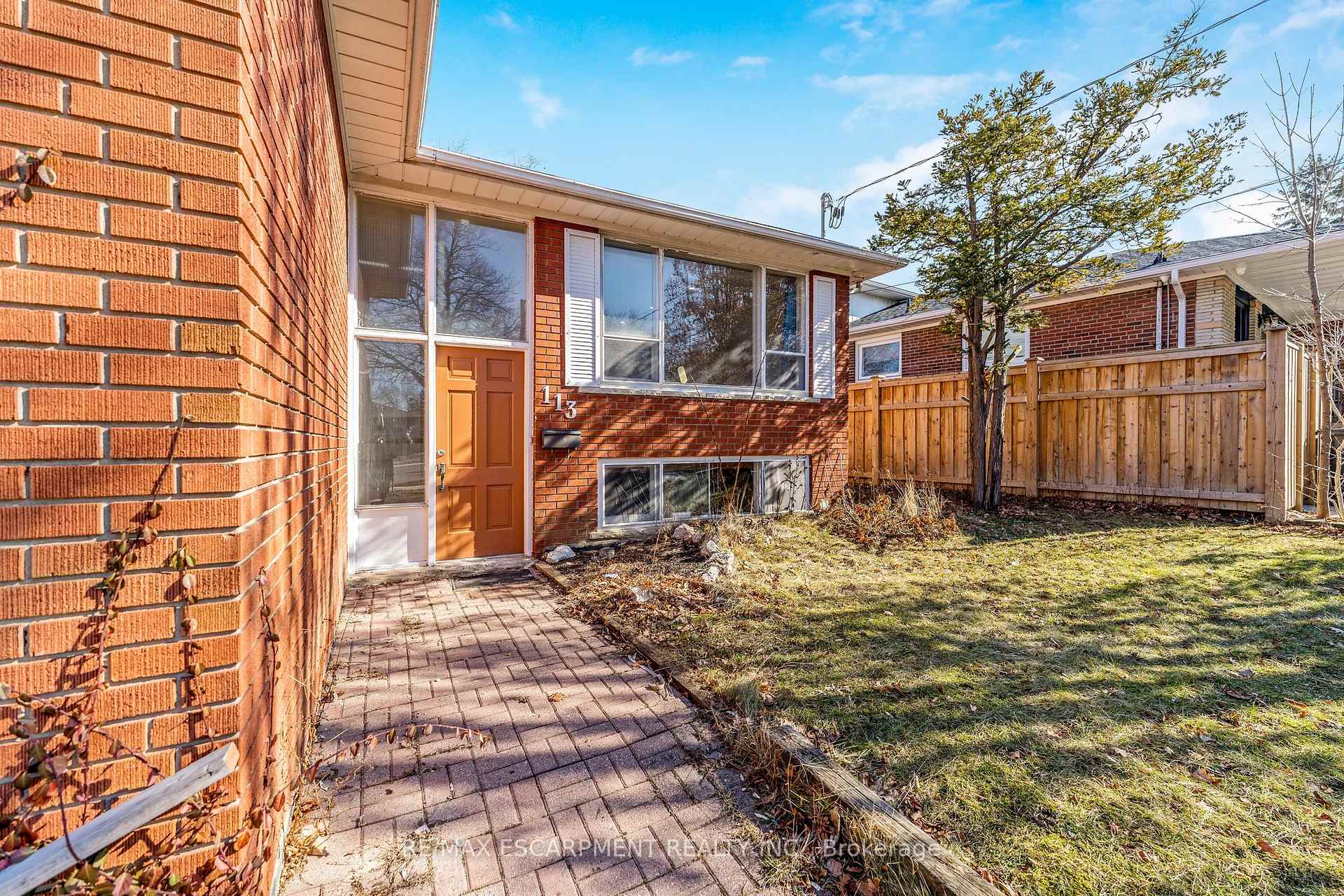 113 Poynter Drive, Toronto W09 — photo 4 of 5