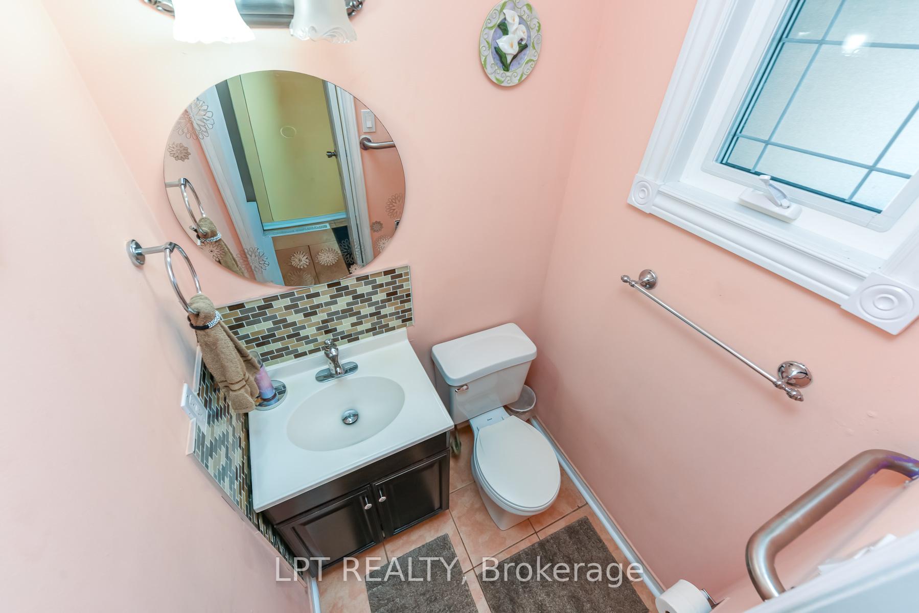 67 Kay Drive, Toronto W10 — photo 5 of 5