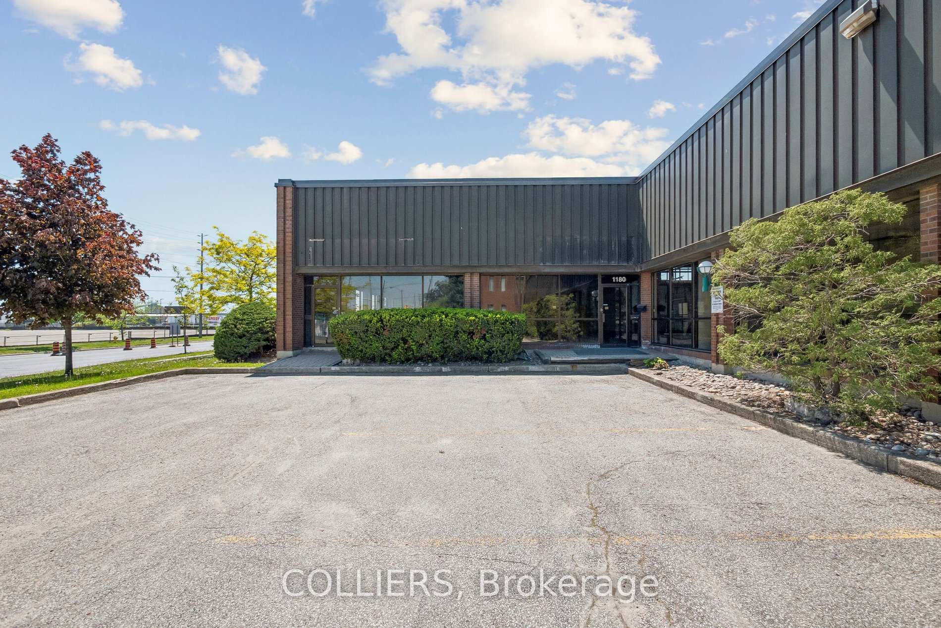 1180-1182 Martin Grove Road, Toronto W10 — photo 3 of 5