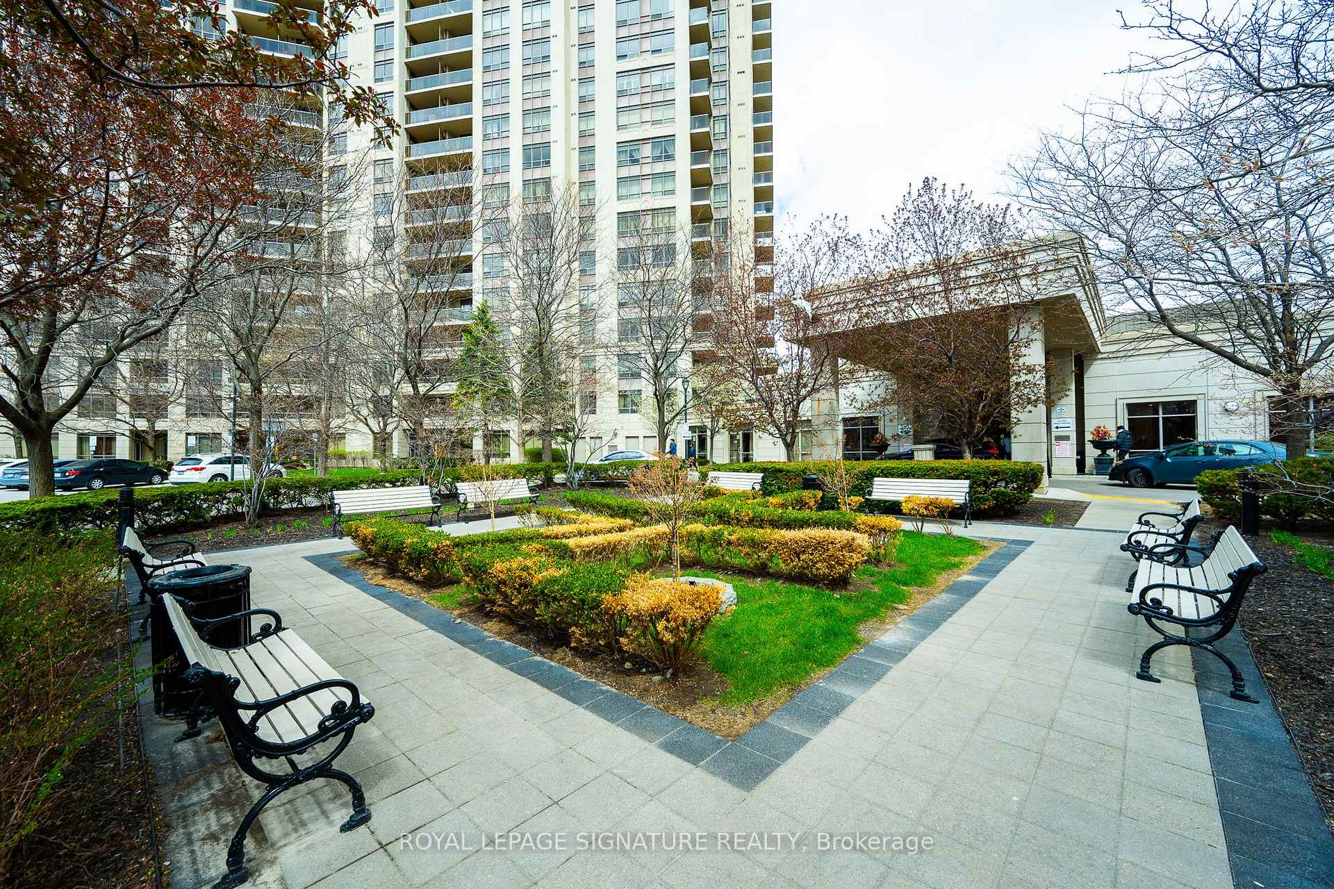 710 Humberwood Boulevard 2010, Toronto W10 — photo 4 of 5