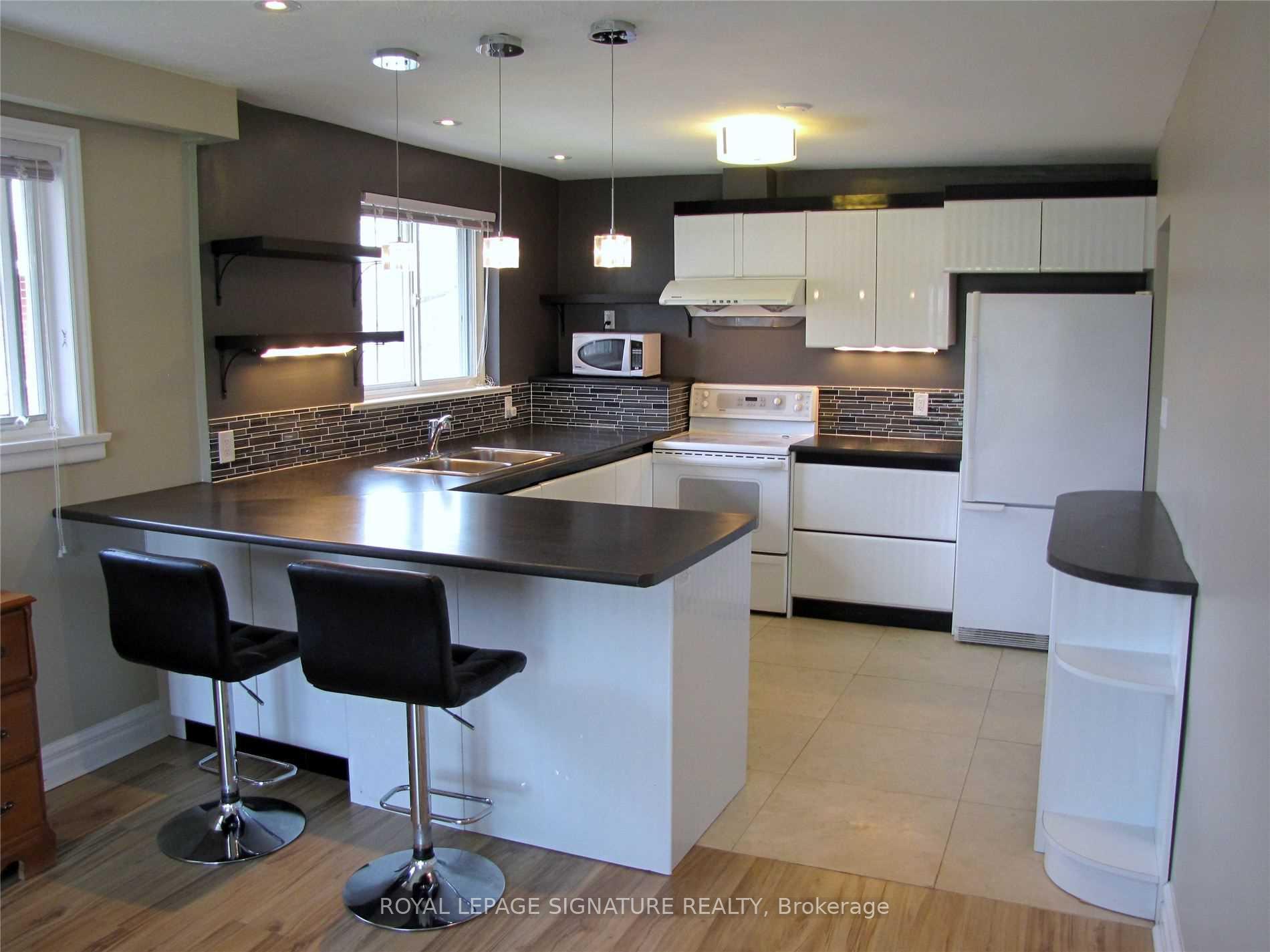 2 Learmont Drive Main, Toronto W09 — photo 4 of 5