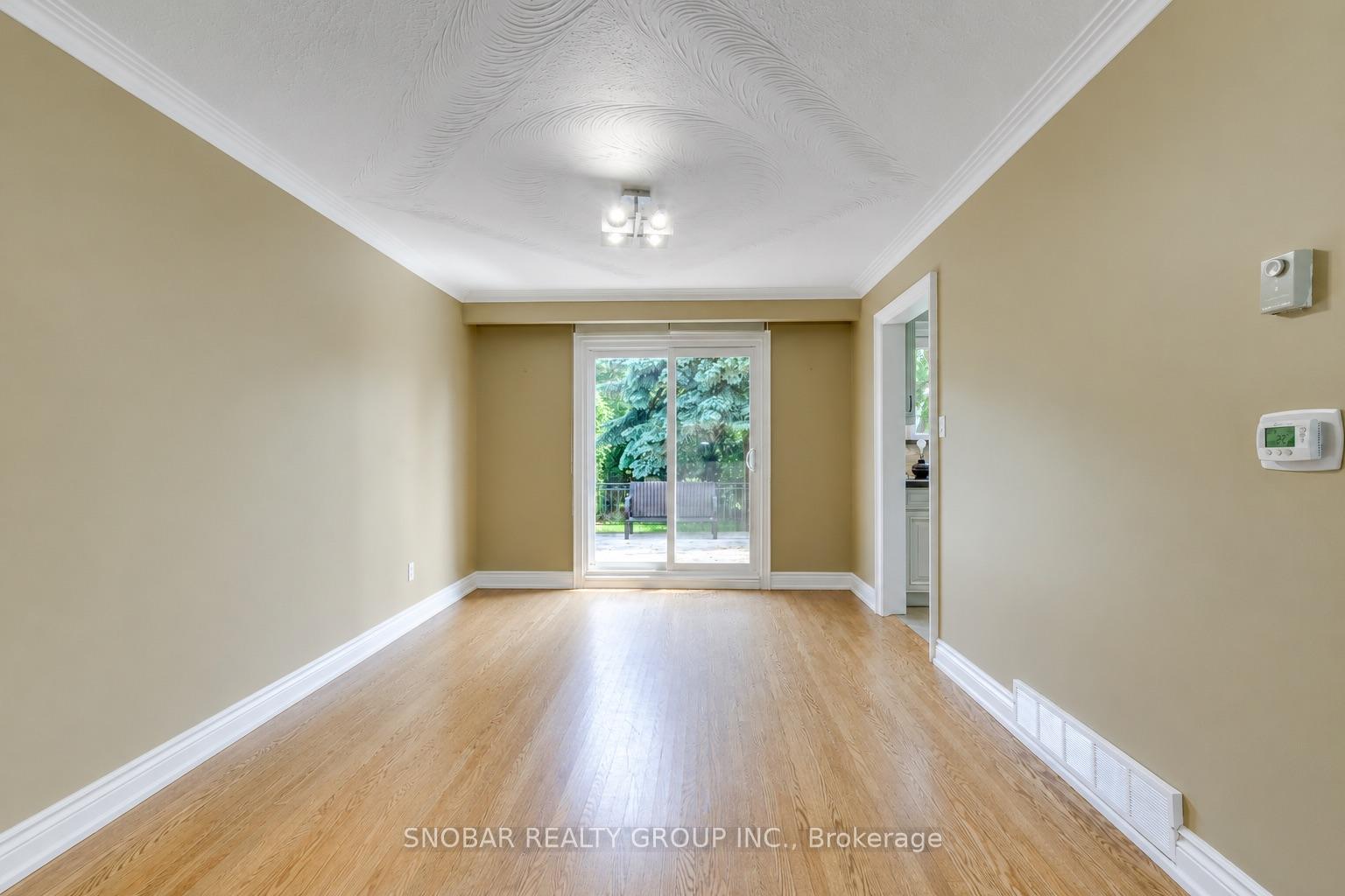 42 Norgrove Crescent, Toronto W09 — photo 5 of 5