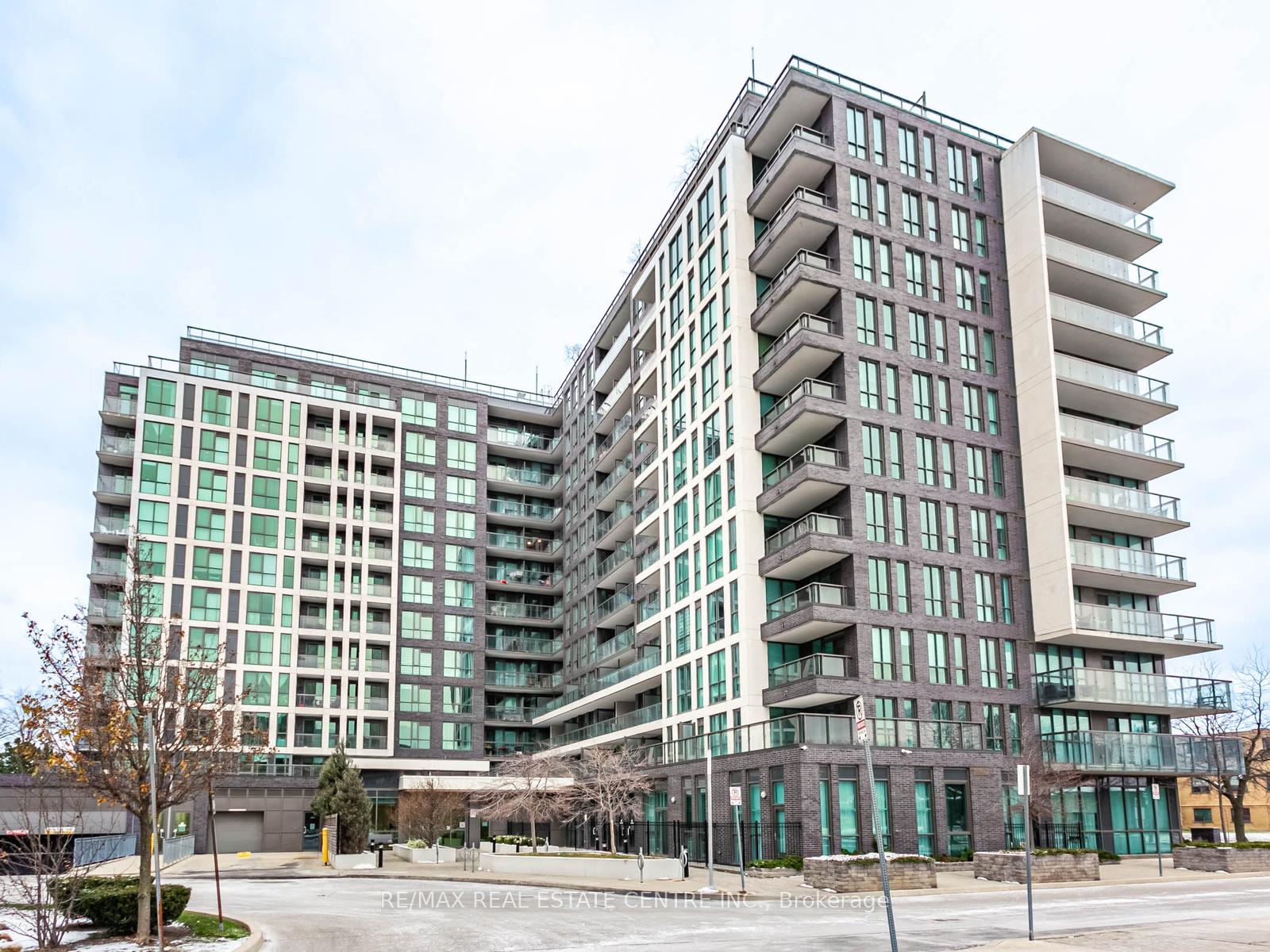 80 Esther Lorrie Drive 720, Toronto W10 — photo 2 of 5