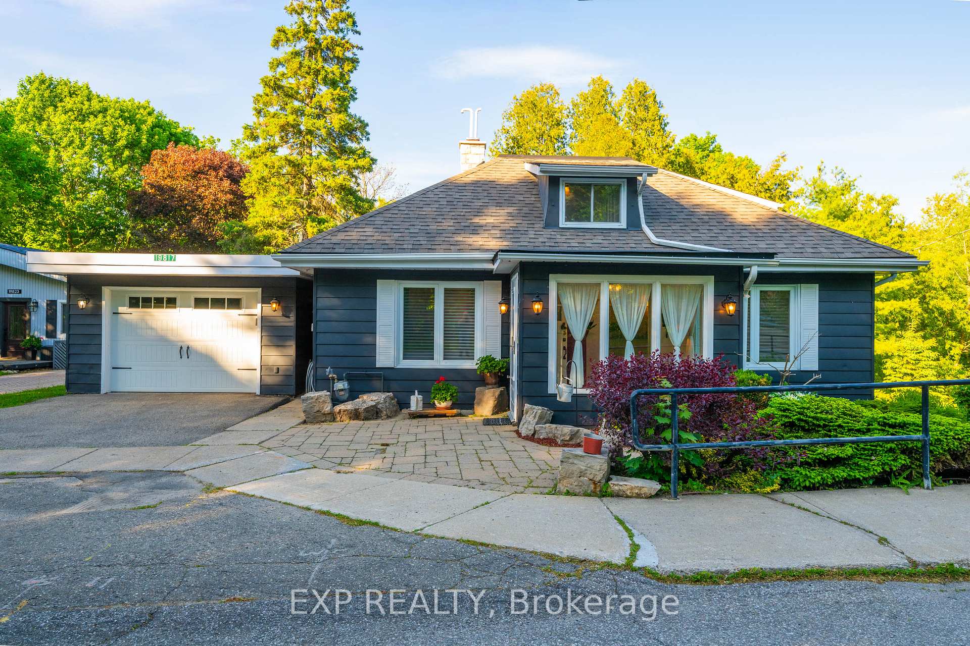 19817 Main Street, Caledon — photo 2 of 5