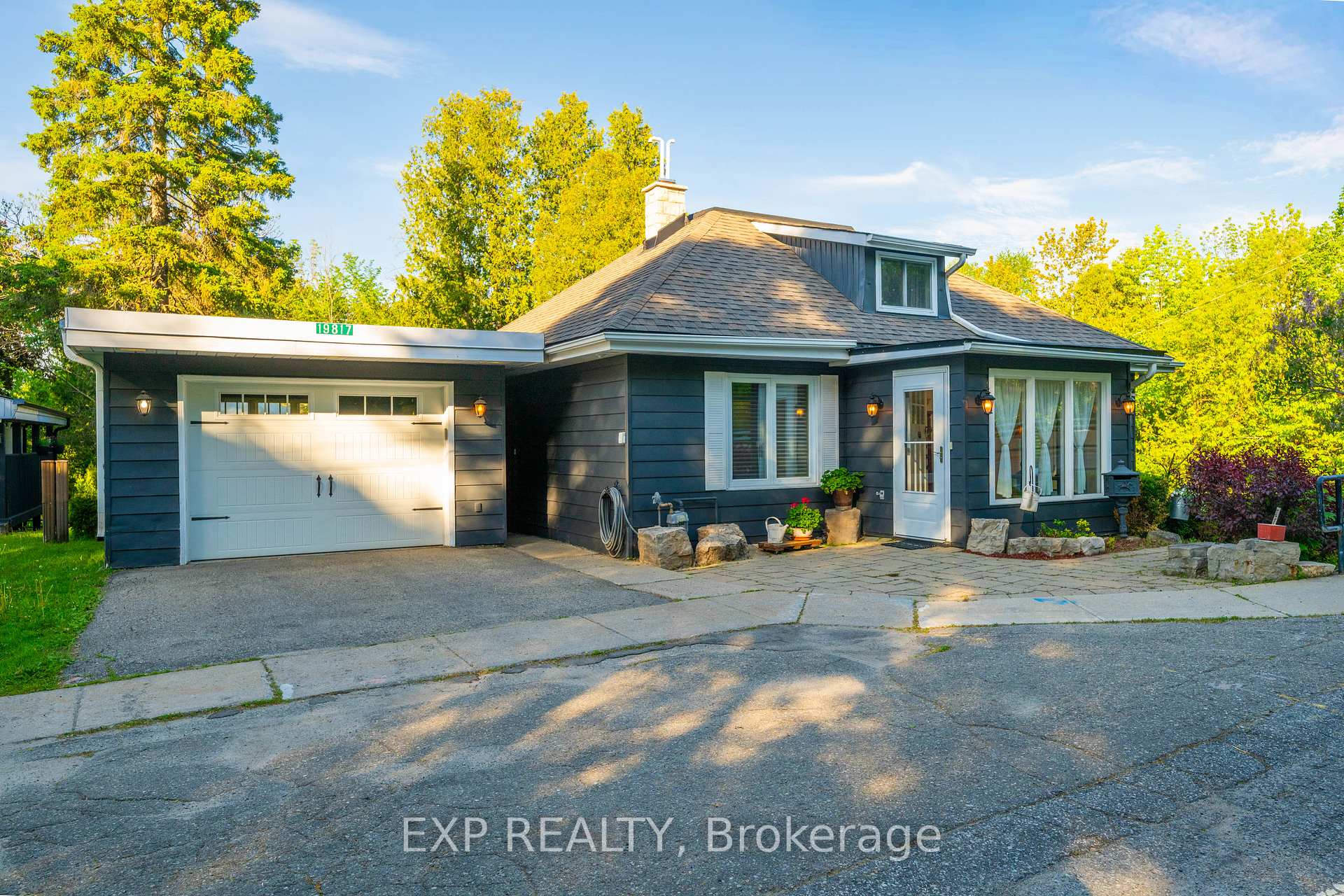 19817 Main Street, Caledon — photo 3 of 5