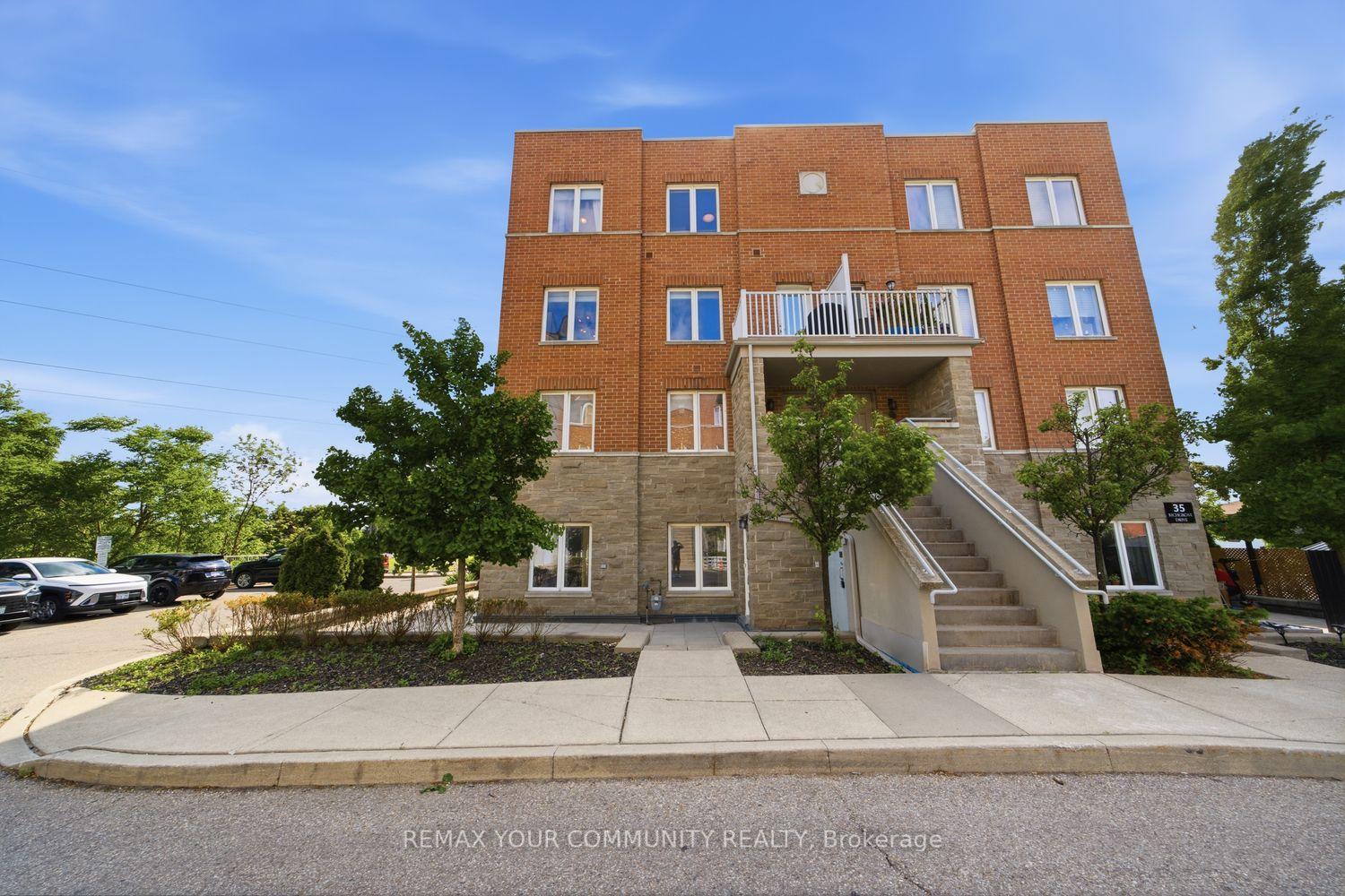 35 Richgrove Drive 204, Toronto W09, ON M9R 0A3 — Toronto W09, Ontario