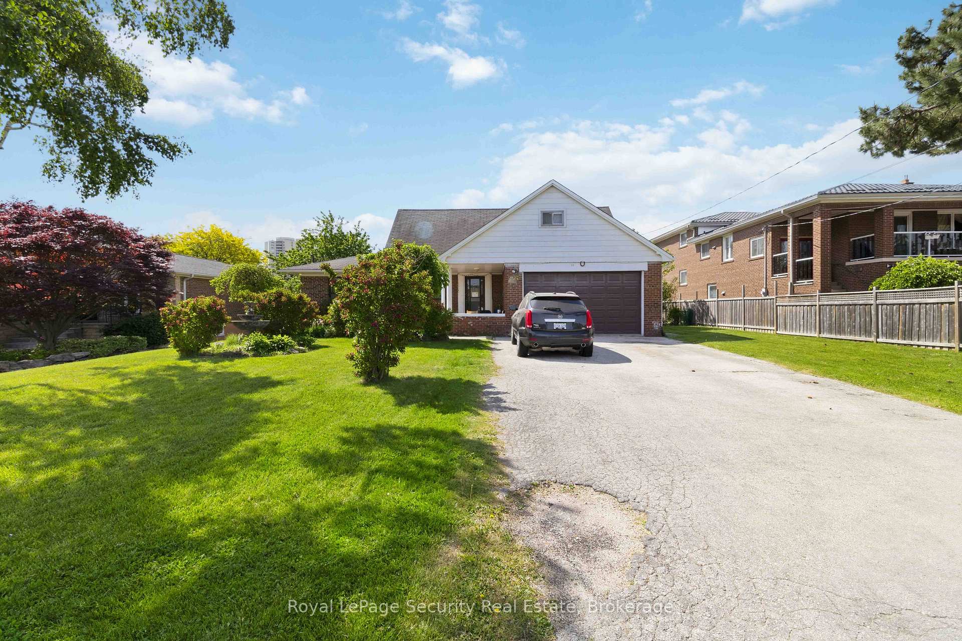 73 Saint Andrews Boulevard, Toronto W09, ON M9R 1W4 — Toronto W09, Ontario