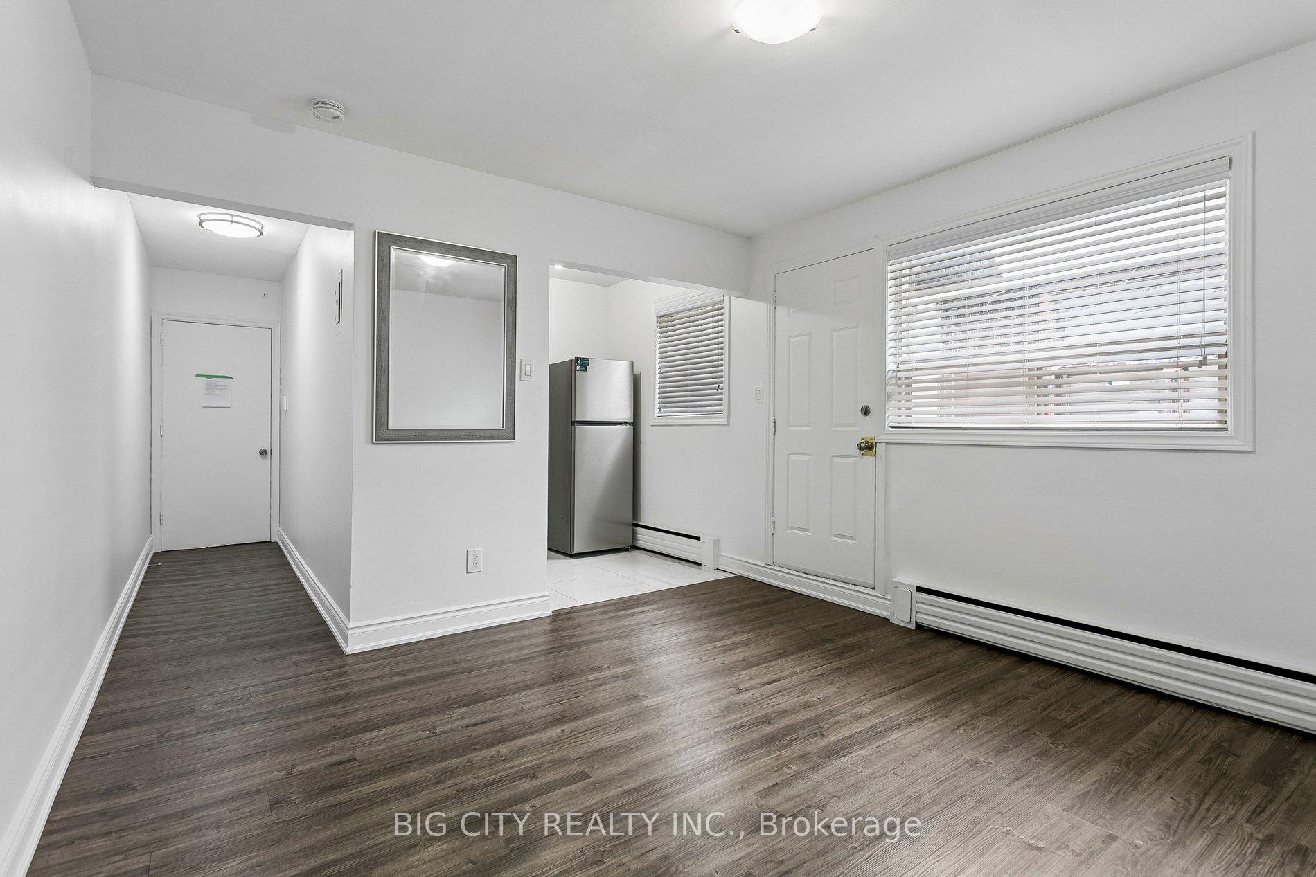 2656 Islington Avenue 2, Toronto W10 — photo 3 of 5