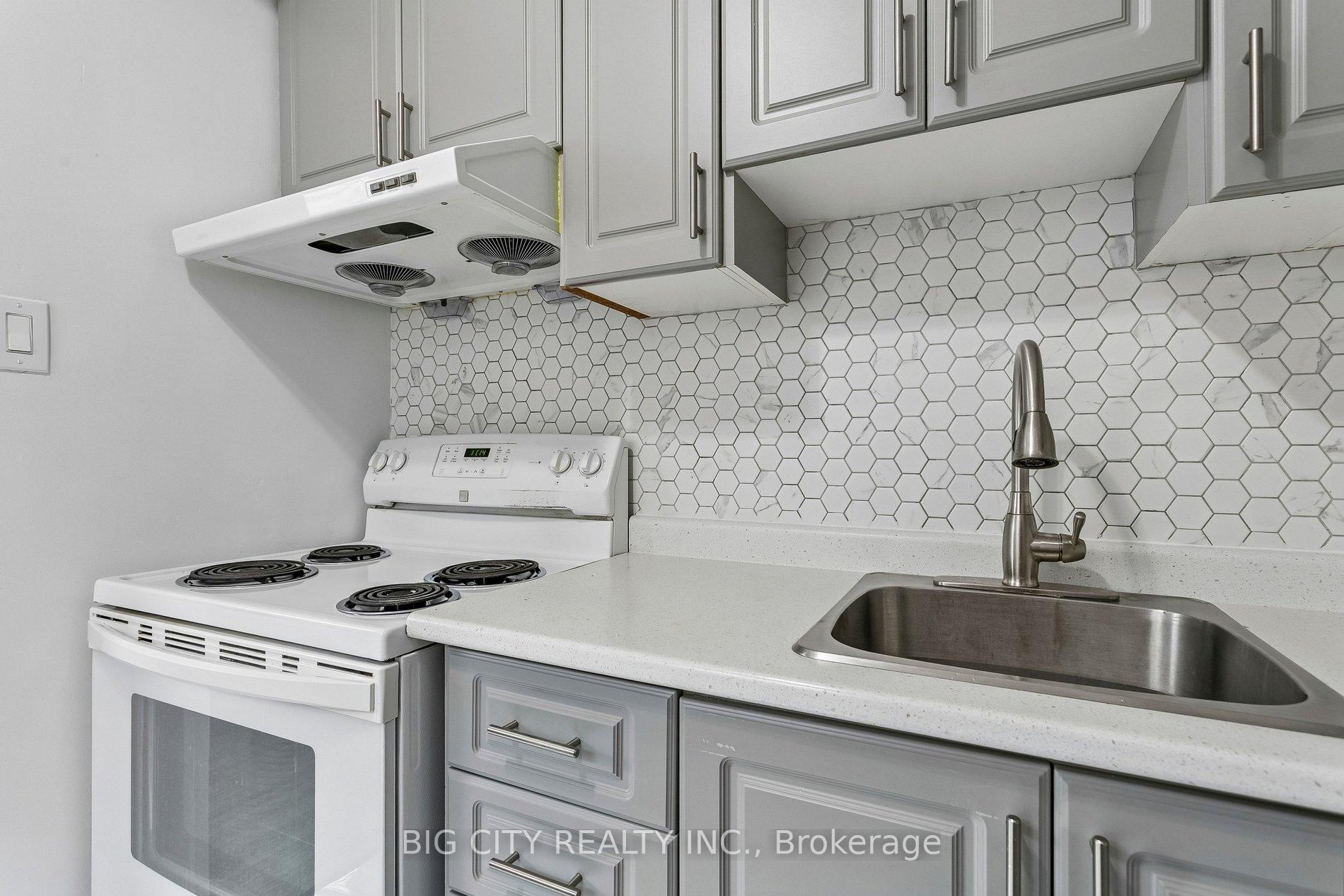 2656 Islington Avenue 2, Toronto W10 — photo 4 of 5