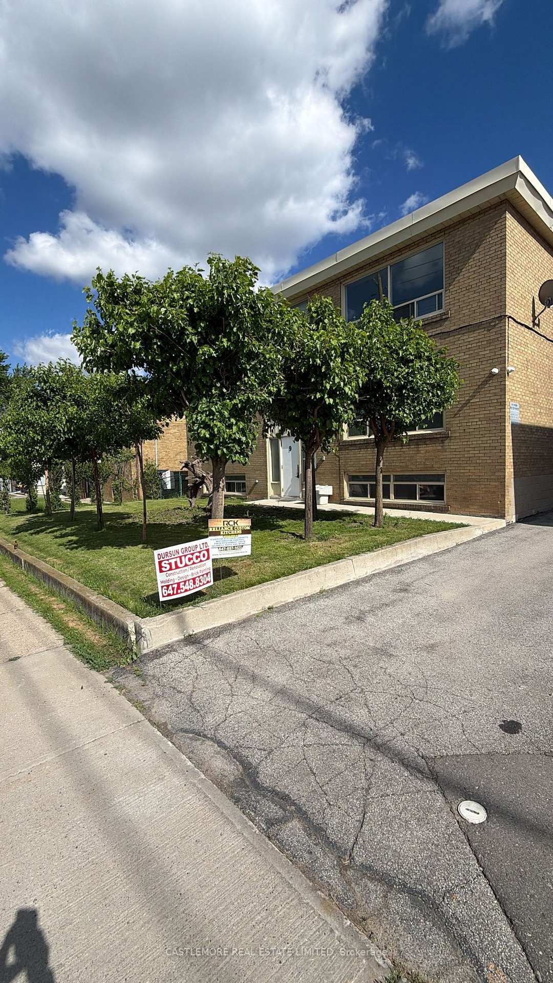 9 Allenby Avenue 4, Toronto W10, ON M9W 1S5 — Toronto W10, Ontario