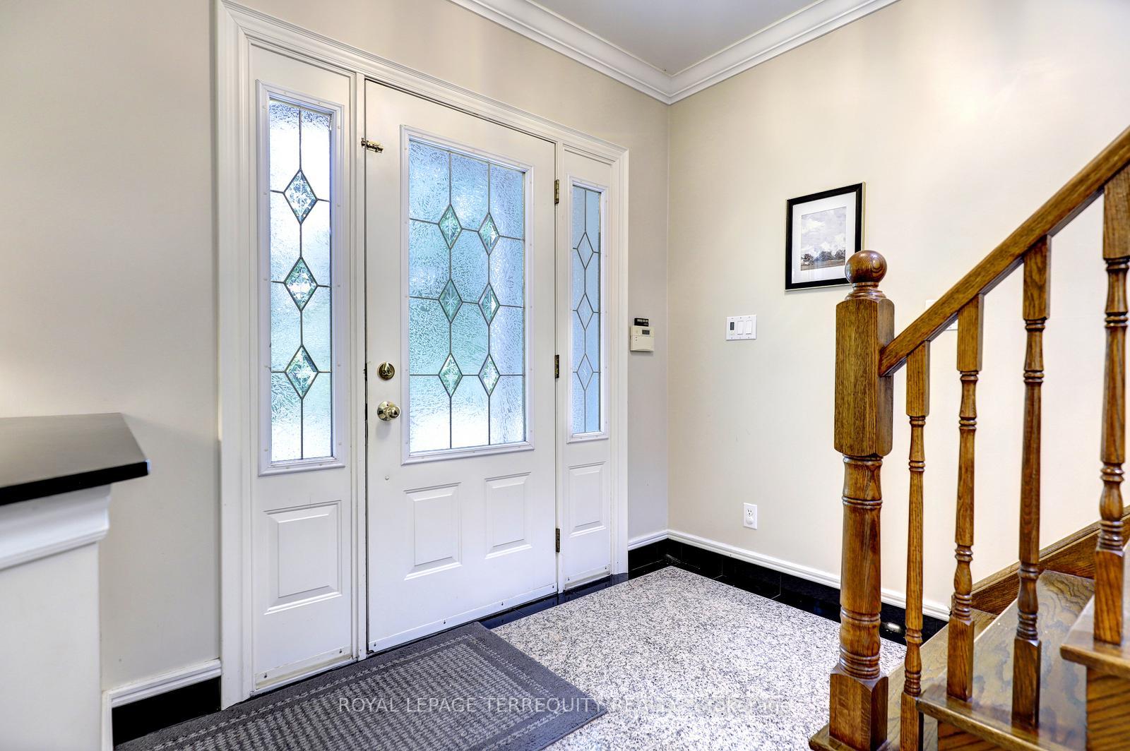 27 Shadwick Drive, Toronto W09 — photo 3 of 3