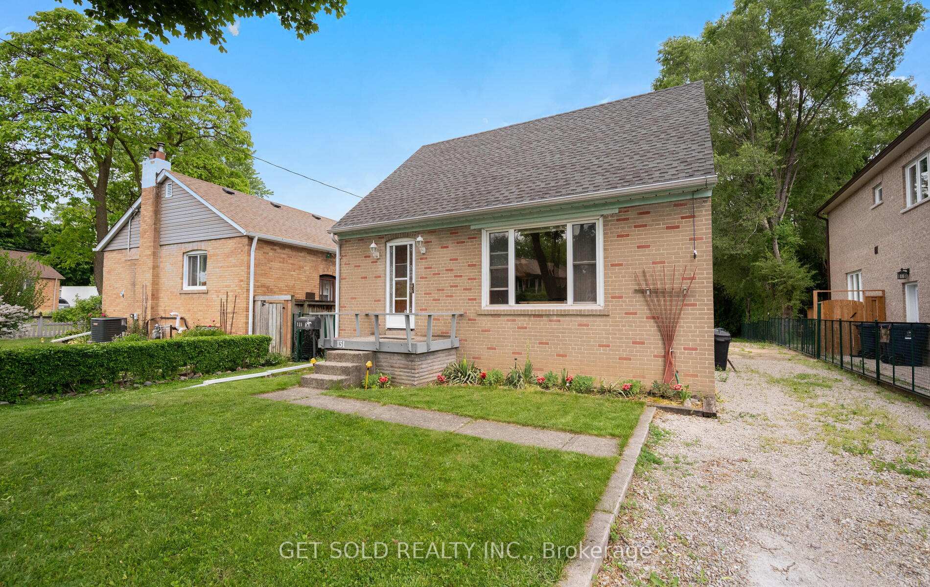 131 Clearbrooke Circle, Toronto W10, ON M9W 2E9 — Toronto W10, Ontario
