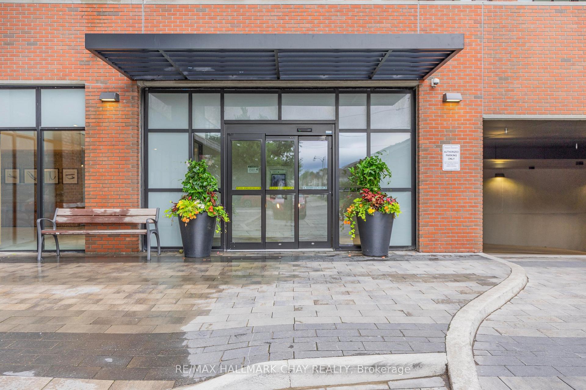 2300 St. Clair Avenue W 110, Toronto W02, ON M6N 1K8