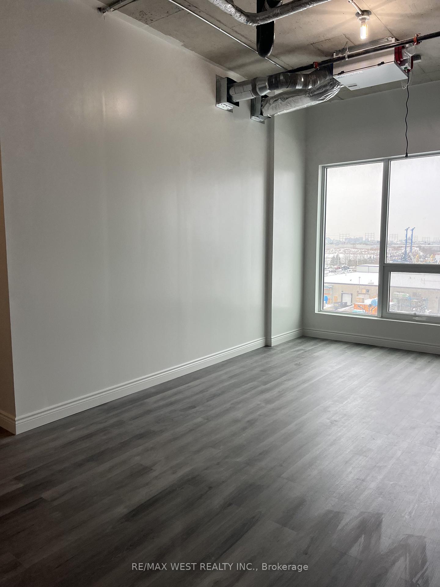 600 Dixon Road 423, Toronto W10, ON M9W 1J1 — Toronto W10, Ontario