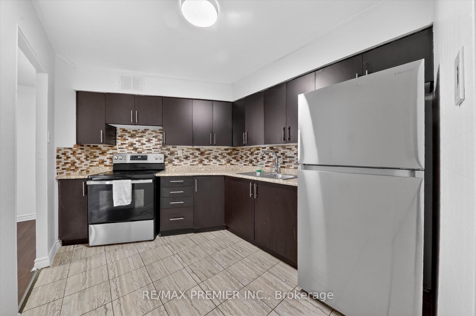 3555 Derry Road 712, Mississauga, ON L4T 1B2