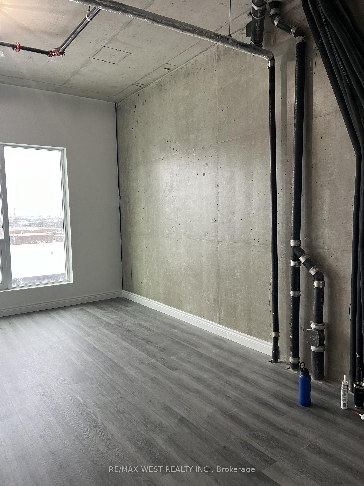 600 Dixon Road 423, Toronto W10, ON M9W 1J1 — Toronto W10, Ontario