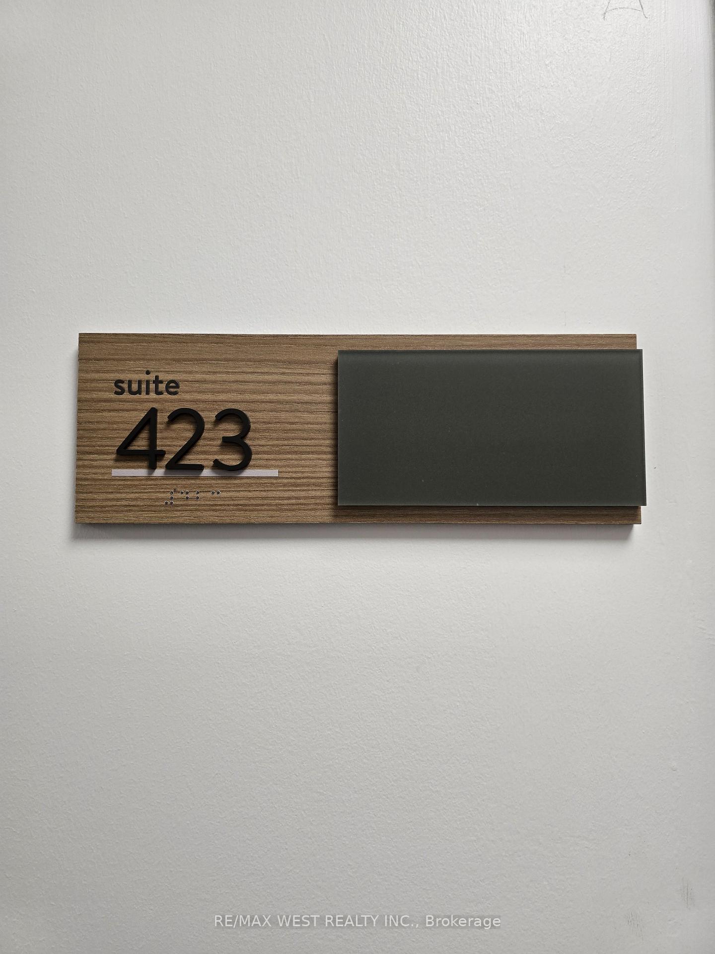 600 Dixon Road 423, Toronto W10 — photo 3 of 5