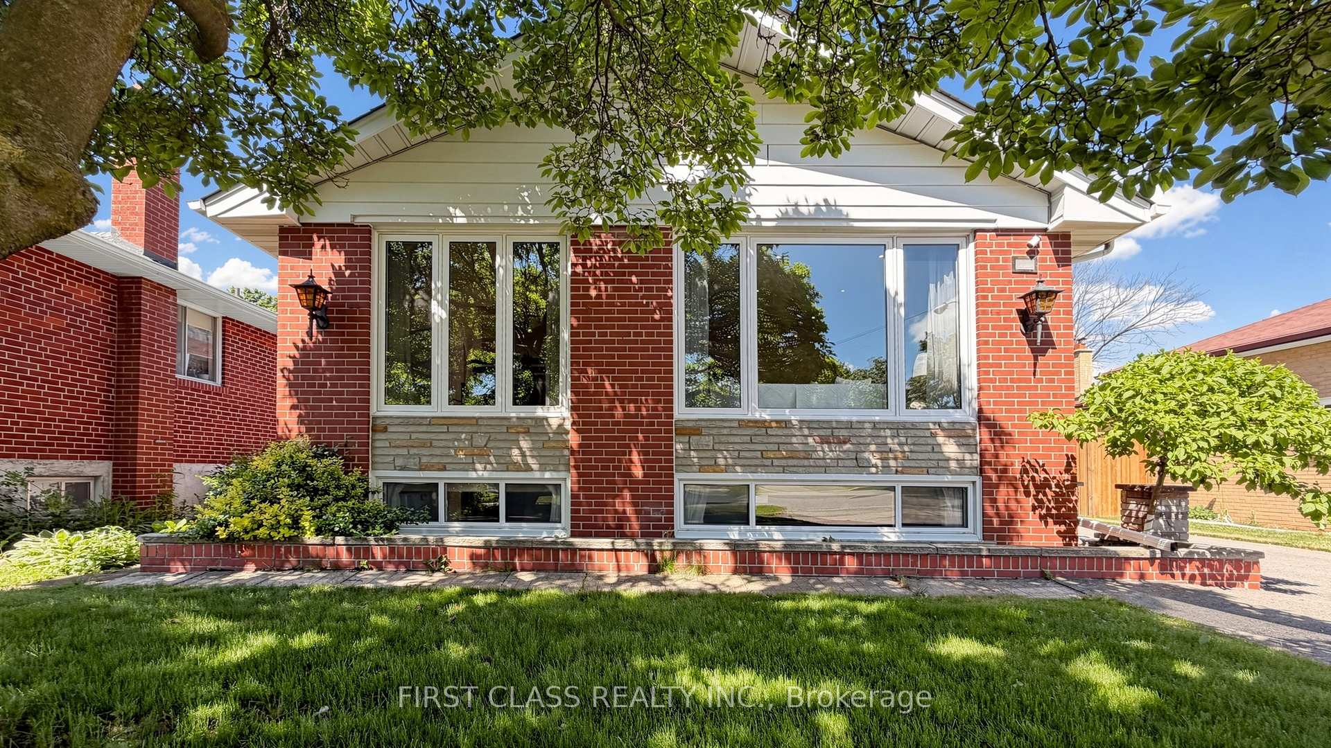 20 Brampton Road, Toronto W09 — photo 3 of 5