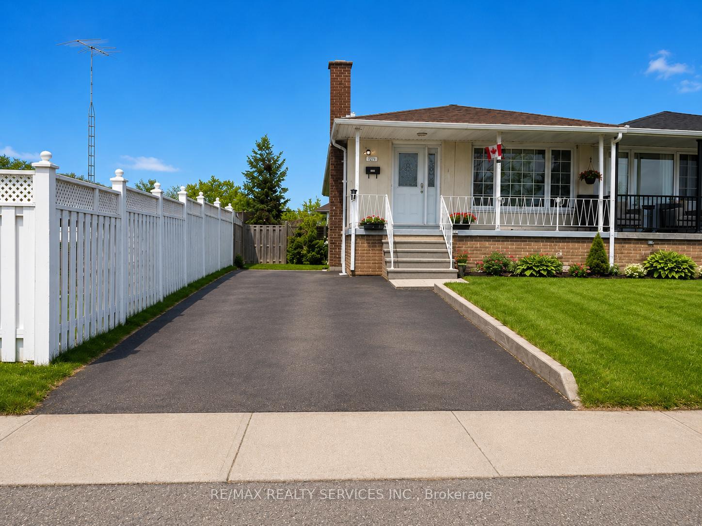 7731 Redstone Road, Mississauga, ON L4T 2C1