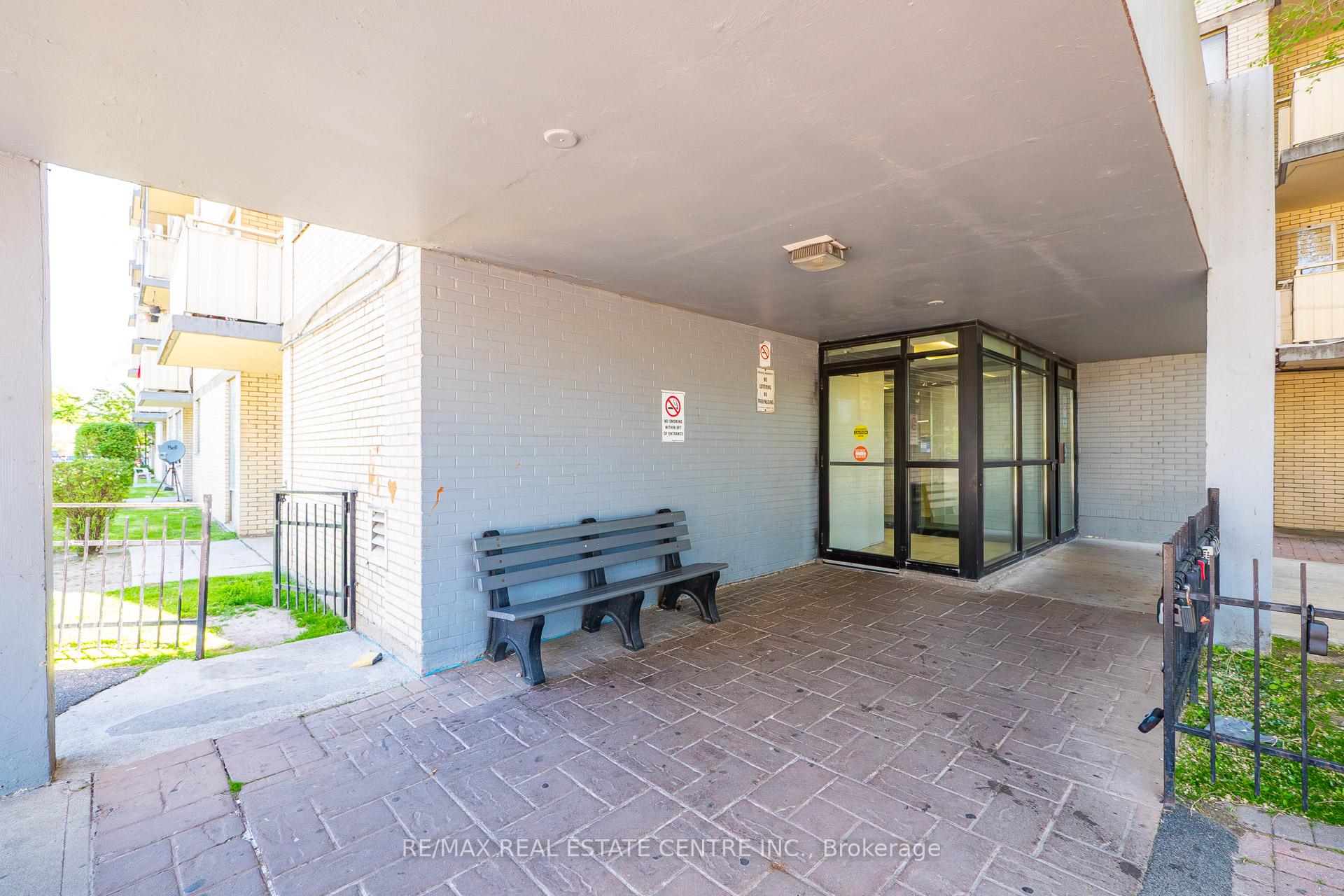 320 Dixon Road 1708, Toronto W09 — photo 5 of 5