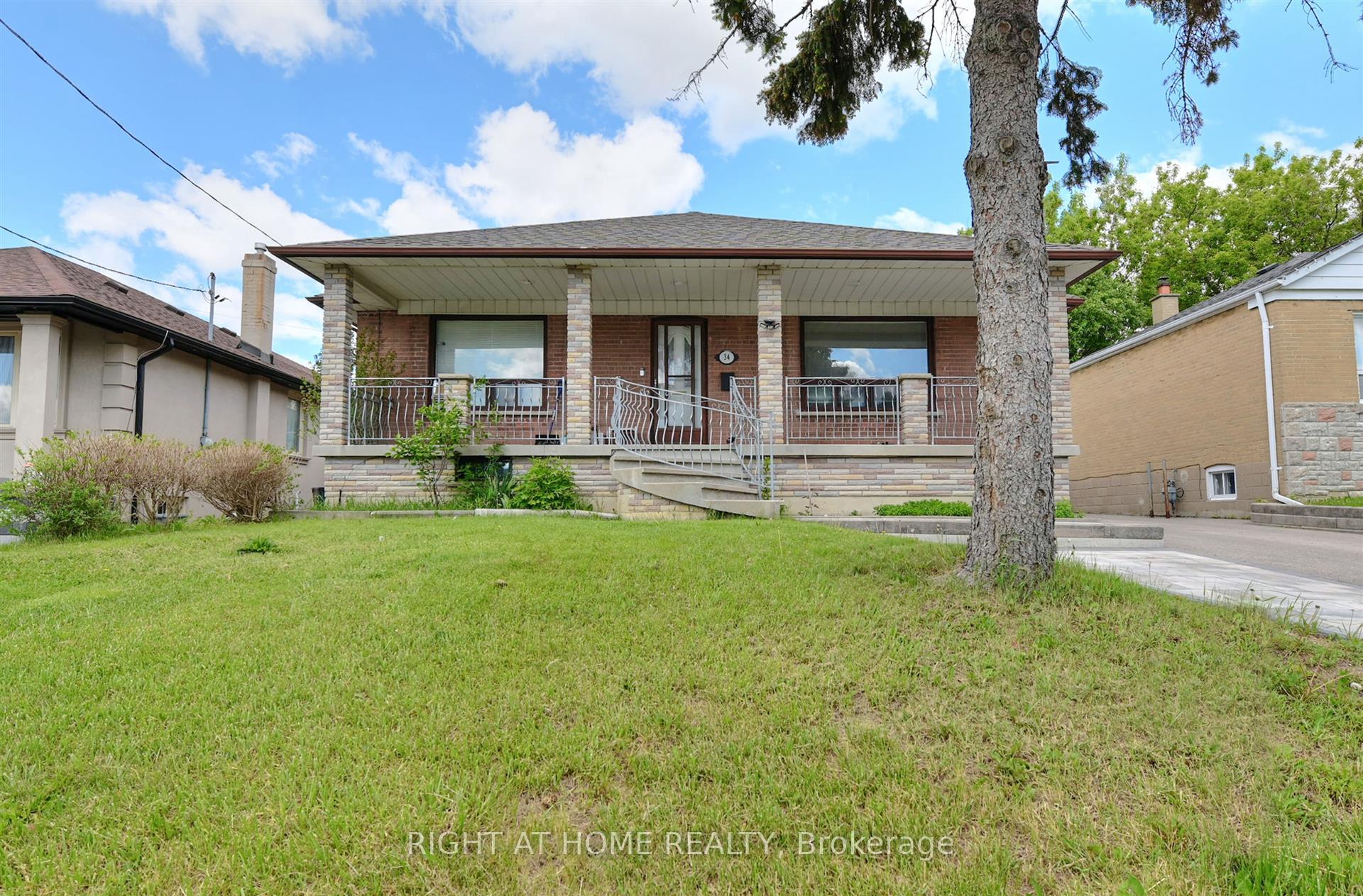 34 William Cragg Drive, Toronto W05, ON M3M 1T9