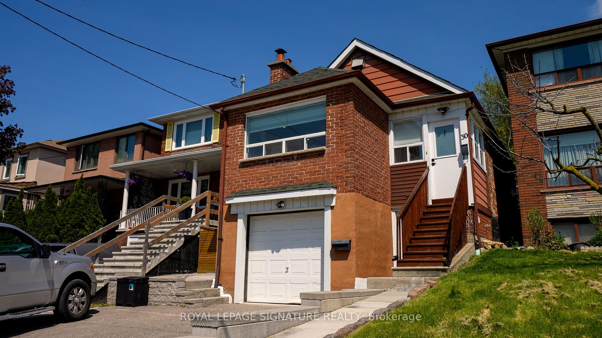 30 Preston Road Main, Toronto W03, ON M6E 1Y7