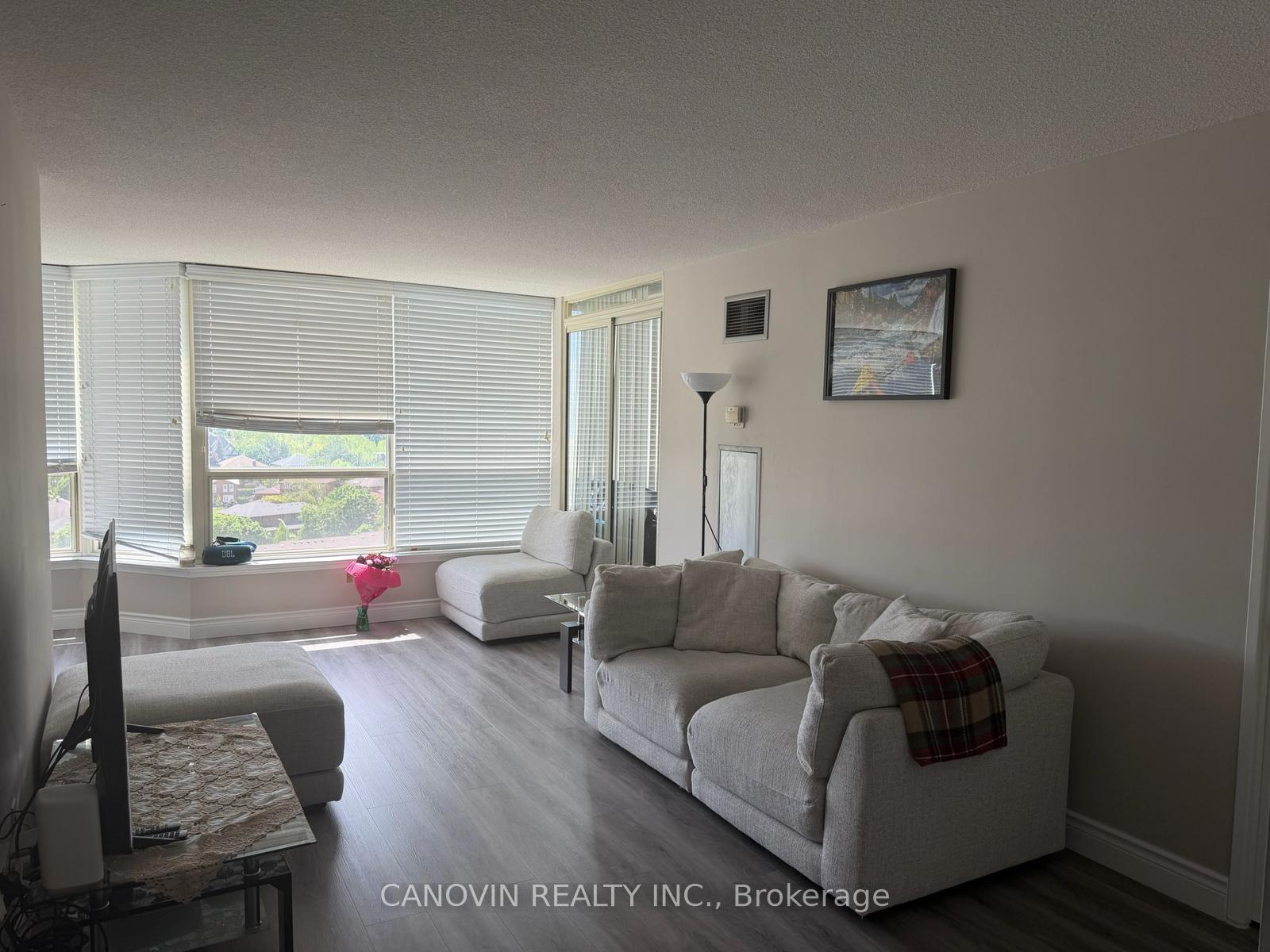 55 W Elm Drive W 1401, Mississauga, ON L5B 3Z3