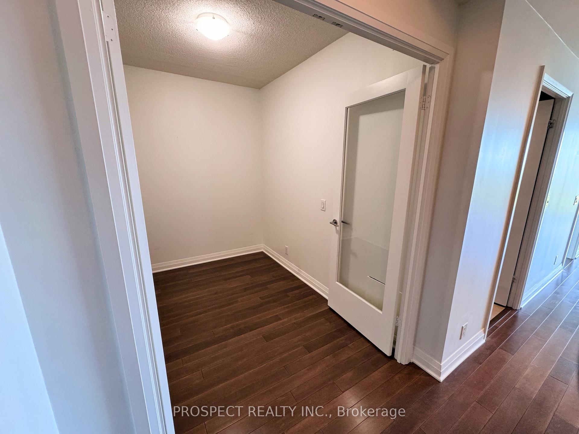 1055 Southdown Road 1405, Mississauga, ON L5J 0A3