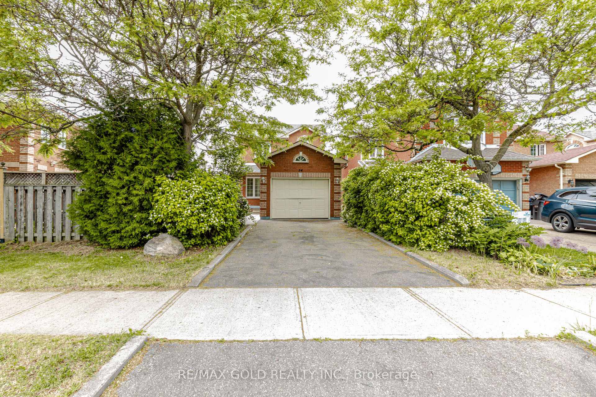 34 White Tail Crescent, Brampton, ON L6Y 5C2