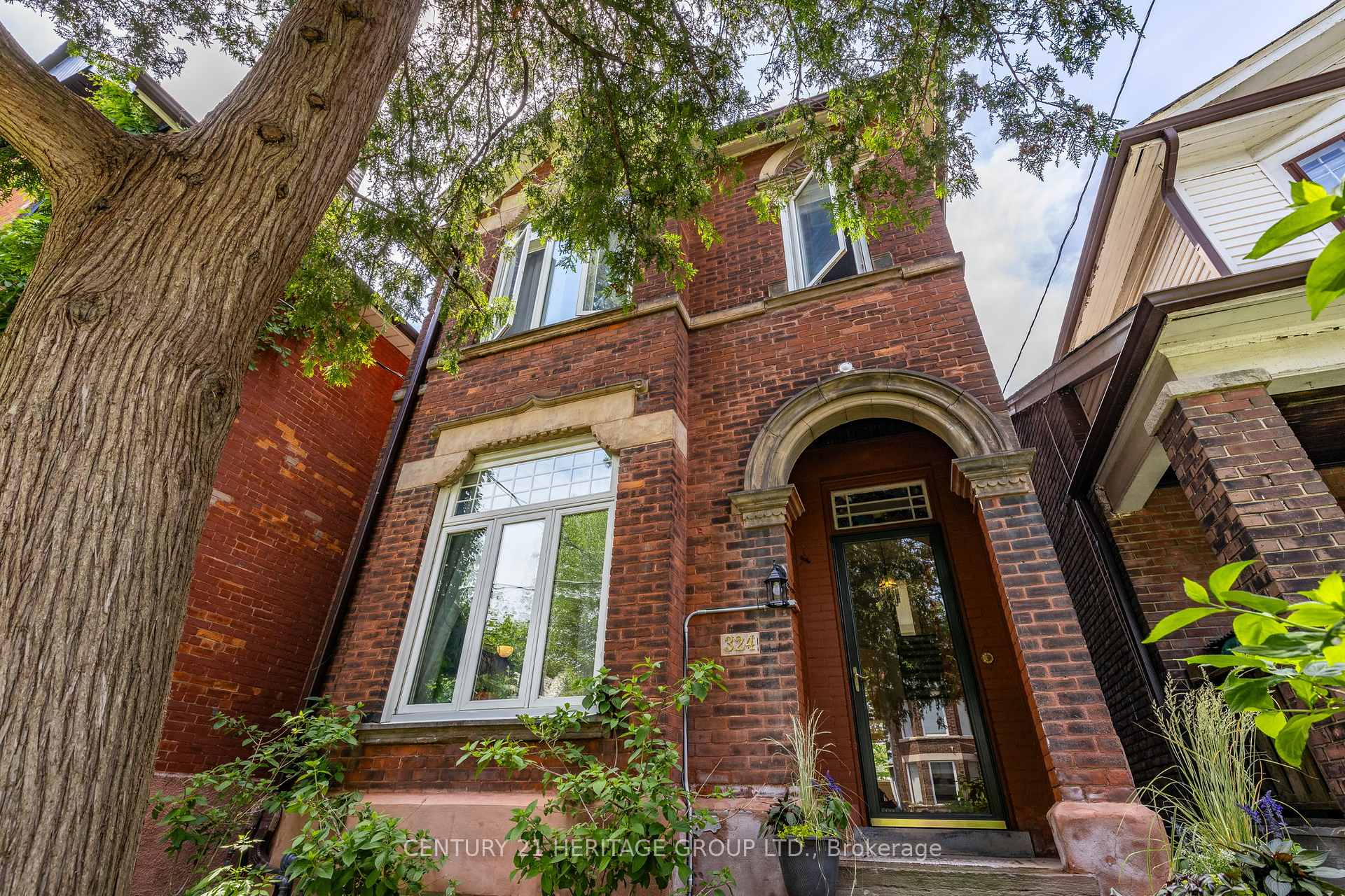 324 Delaware Avenue, Toronto W02, ON M6H 2T8