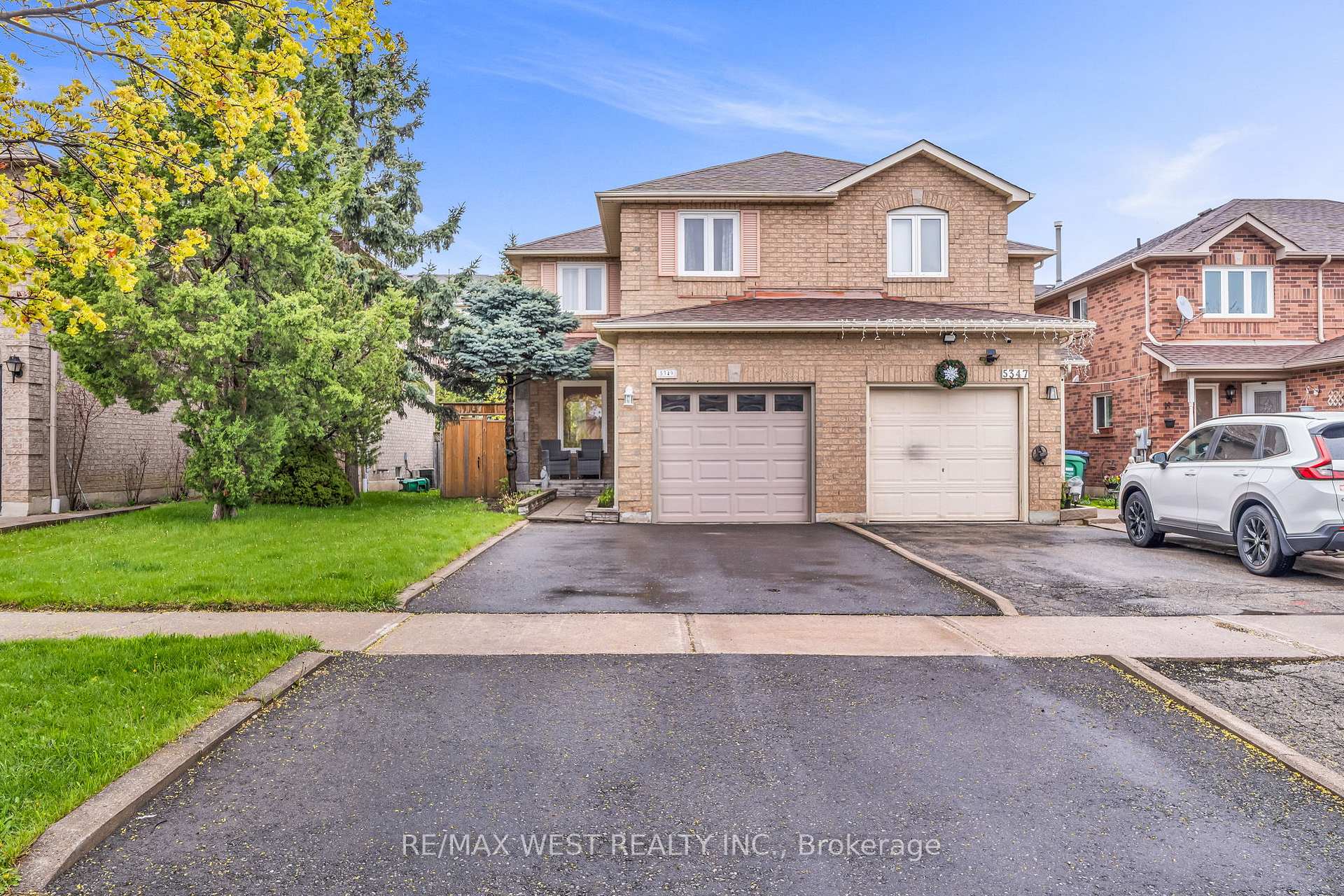 5349 Bullrush Drive, Mississauga, ON L5V 1Z2