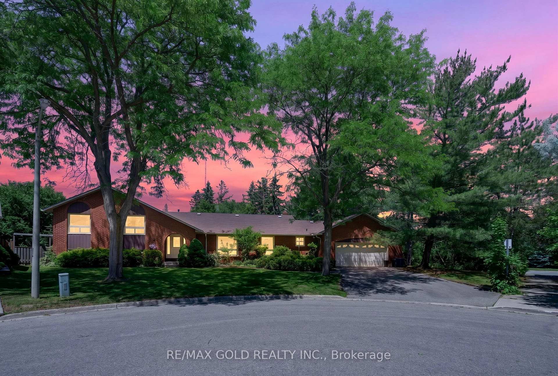 14 Cairnmore Court, Brampton, ON L6Z 1T6
