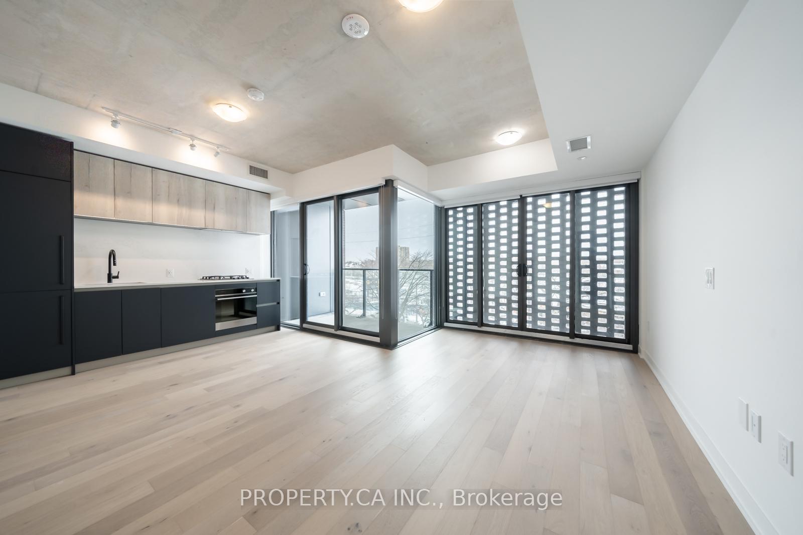 2625 Dundas Street W 407, Toronto W02, ON M6P 1Y2