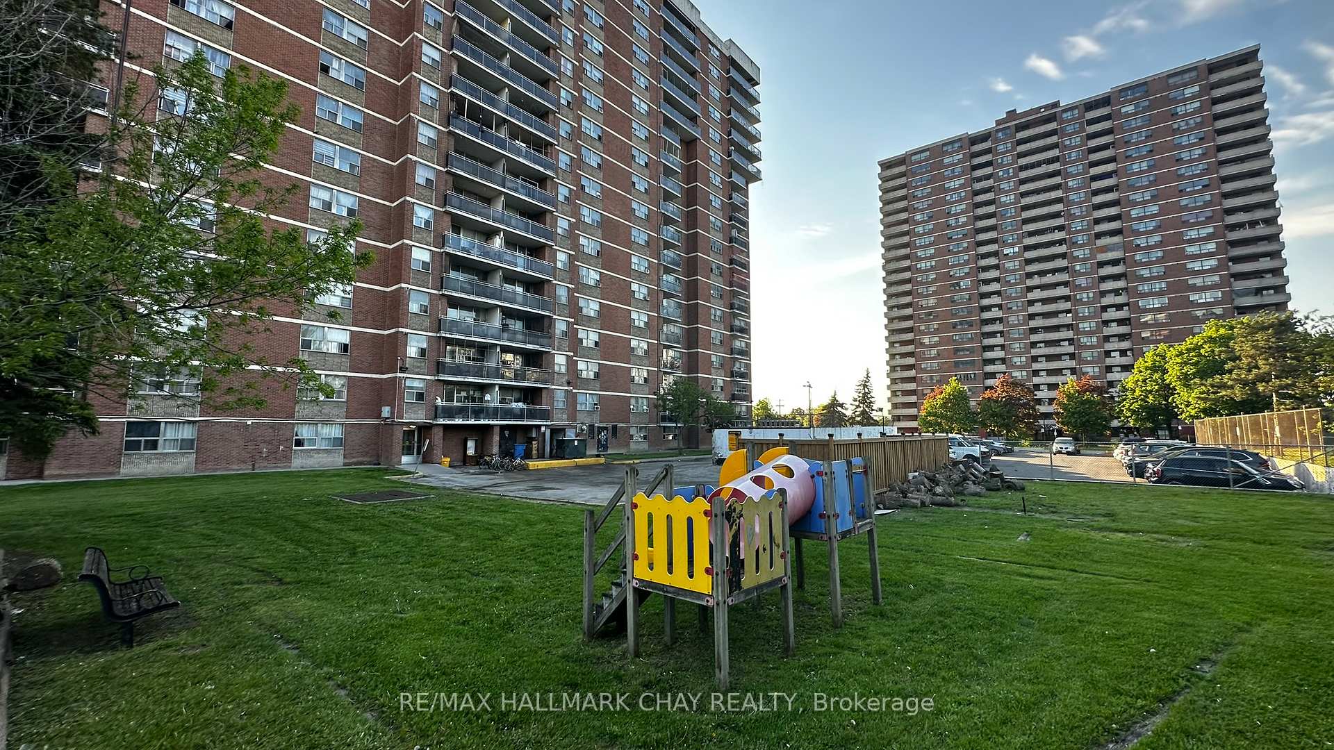 2645 Kipling Avenue 905, Toronto W10 — photo 4 of 5