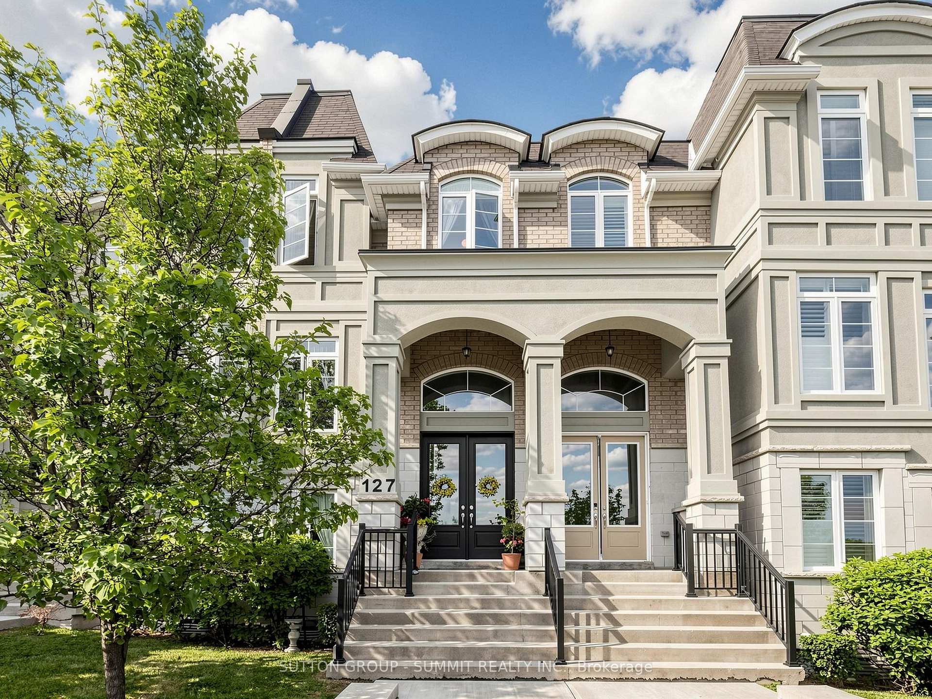 127 Armdale Road, Mississauga, ON L4Z 0C4