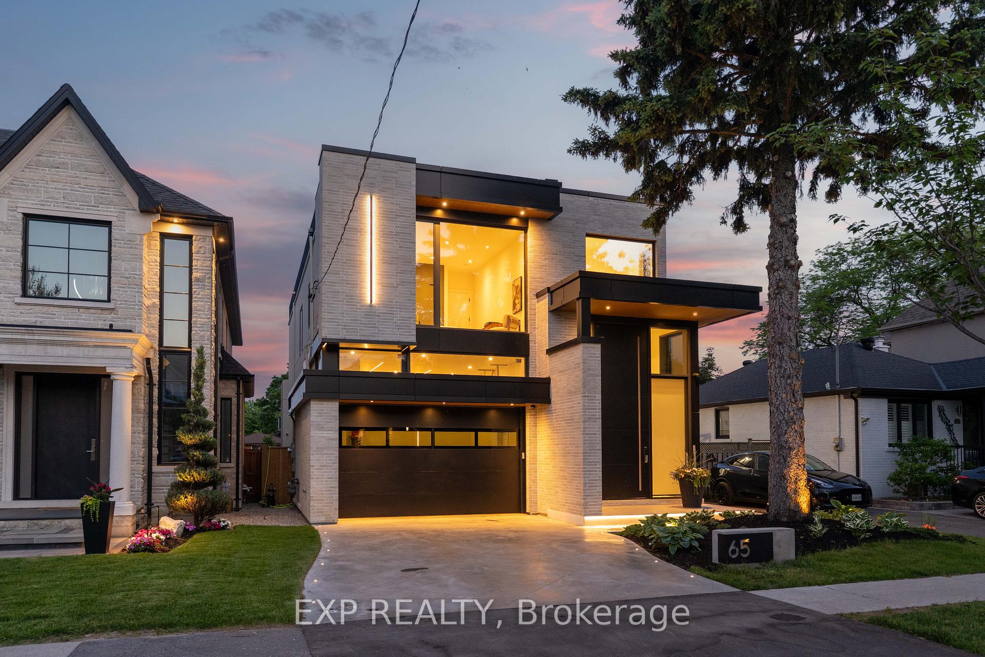 65 Edgecroft Road, Toronto W07, ON M8Z 2C1