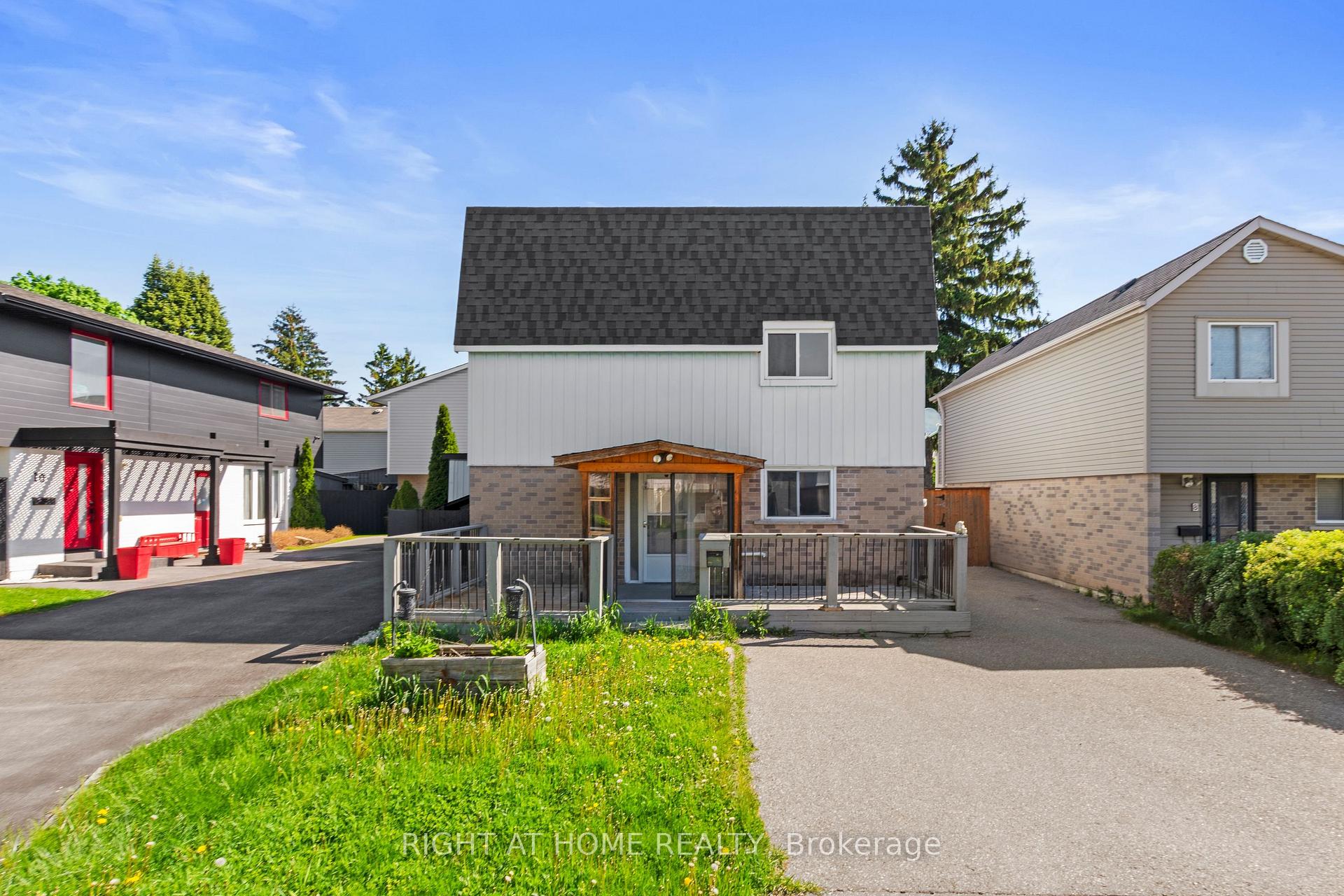 9 Highland Trail, Brampton, ON L6S 1P4